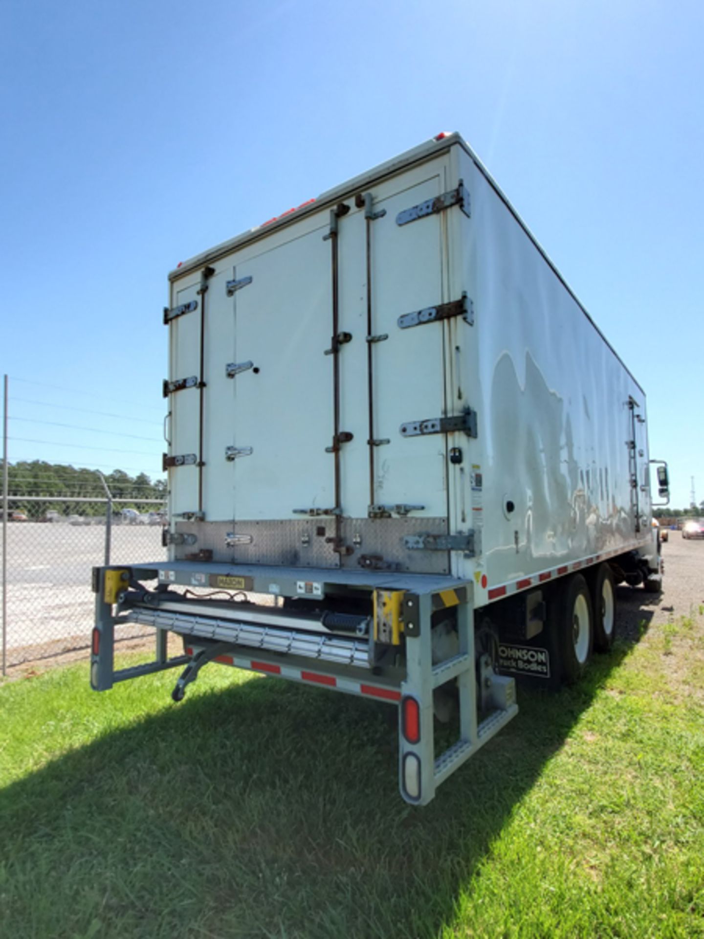 2018 INTERNATIONAL 4400 SBA 6X4 REFRIGERATED BOX TRUCK VIN#: 1HTMSTAR0JH529741, Approx Miles: 40450, - Image 3 of 9