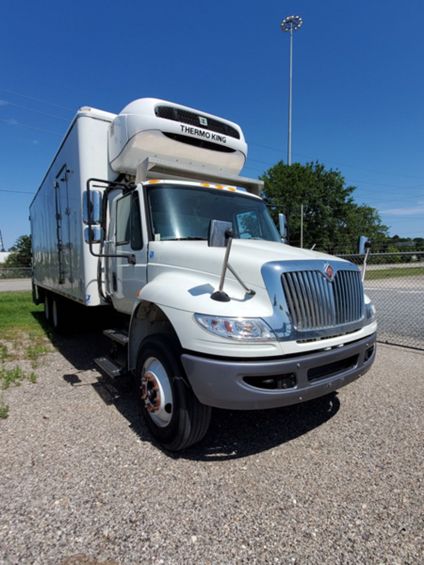 2018 INTERNATIONAL 4400 SBA 6X4 REFRIGERATED BOX TRUCK VIN#: 1HTMSTAR0JH529741, Approx Miles: 40450, - Image 2 of 9