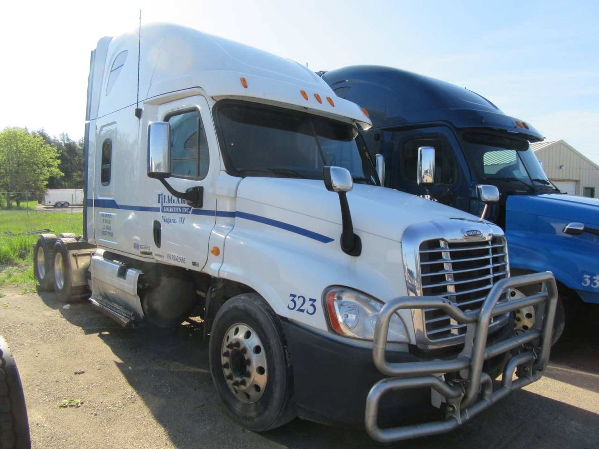 2012 Freightliner Cascadia-CA125 Tractor - Image 3 of 9