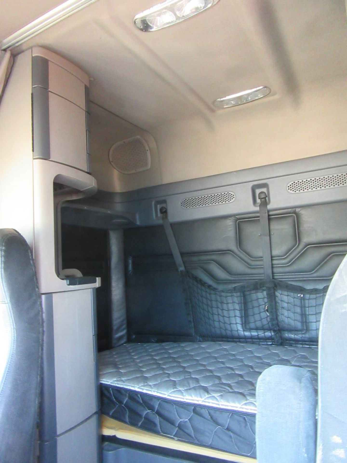 2011 Freightliner Cascadia-CA125 Tractor - Image 10 of 10