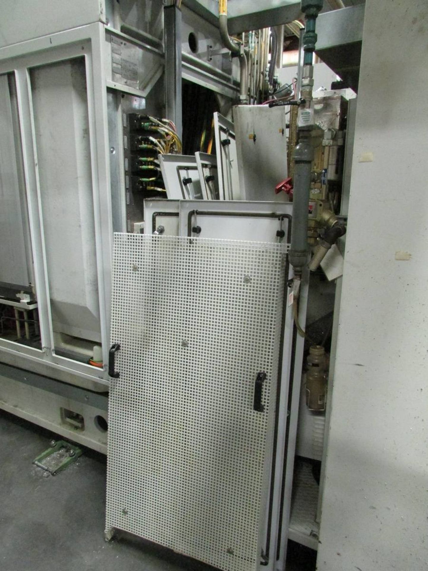 2005 Ex-Cell-O XS 211 Horizontal CNC Machining Center - Image 2 of 17
