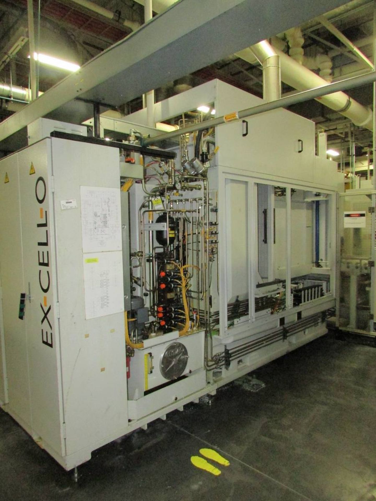 2005 Ex-Cell-O XS 211 Horizontal CNC Machining Center - Image 8 of 17