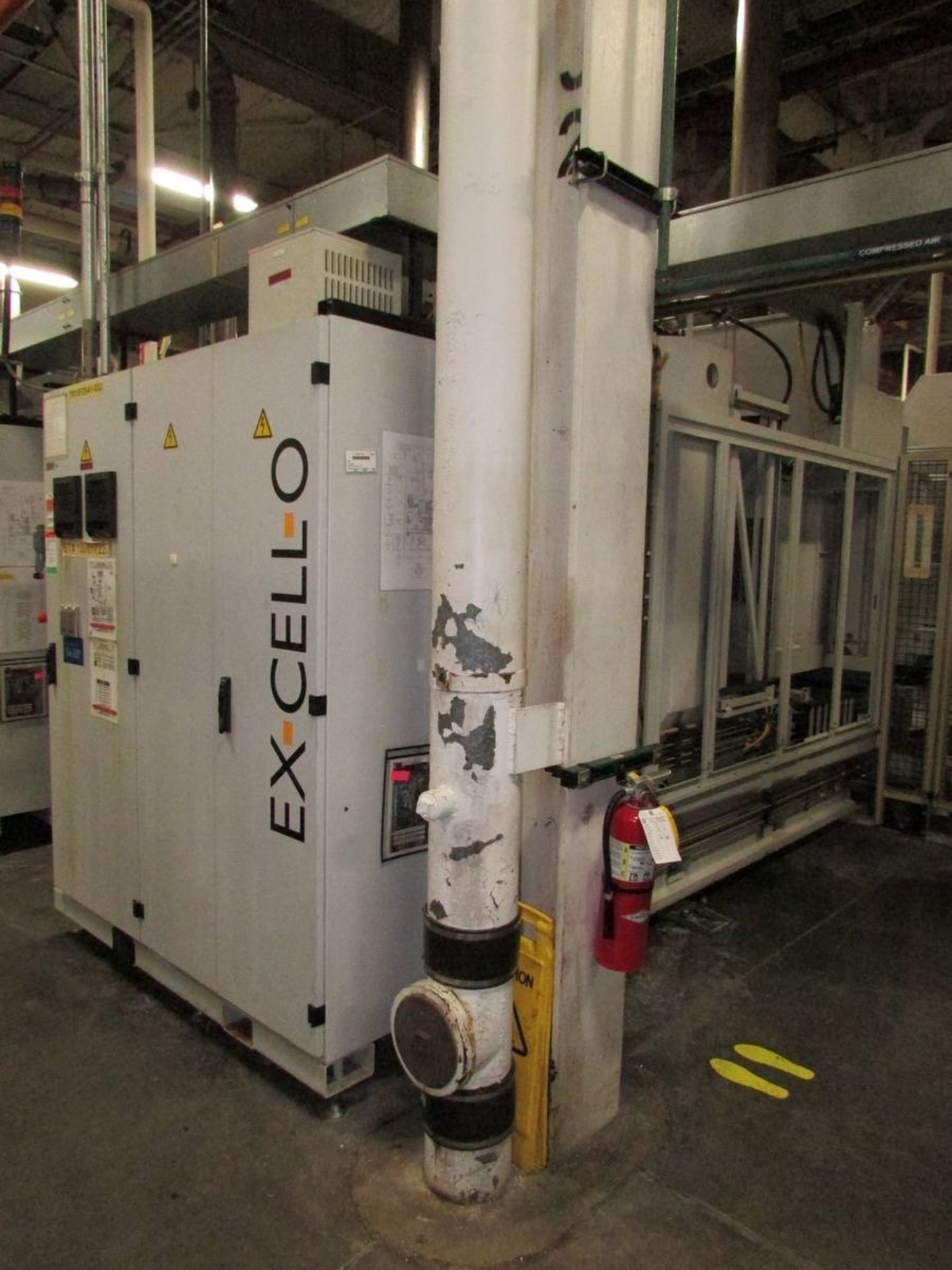2006 Ex-Cell-O XS 211 Horizontal CNC Machining Center - Image 8 of 17