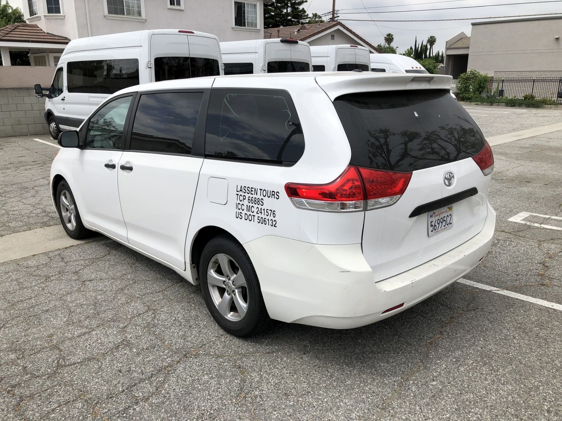 2014 Toyota Sienna L 7-Passenger Minivan, Odometer Read: 197,506 Miles on 5/12/2020, VIN: - Image 5 of 10