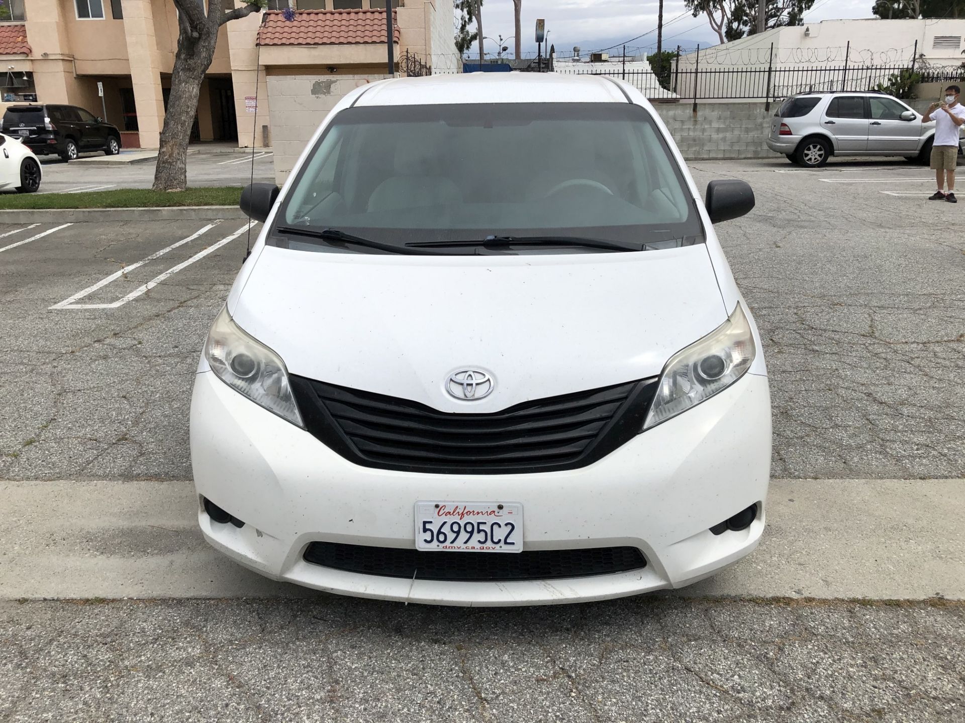 2014 Toyota Sienna L 7-Passenger Minivan, Odometer Read: 197,506 Miles on 5/12/2020, VIN: - Image 2 of 10