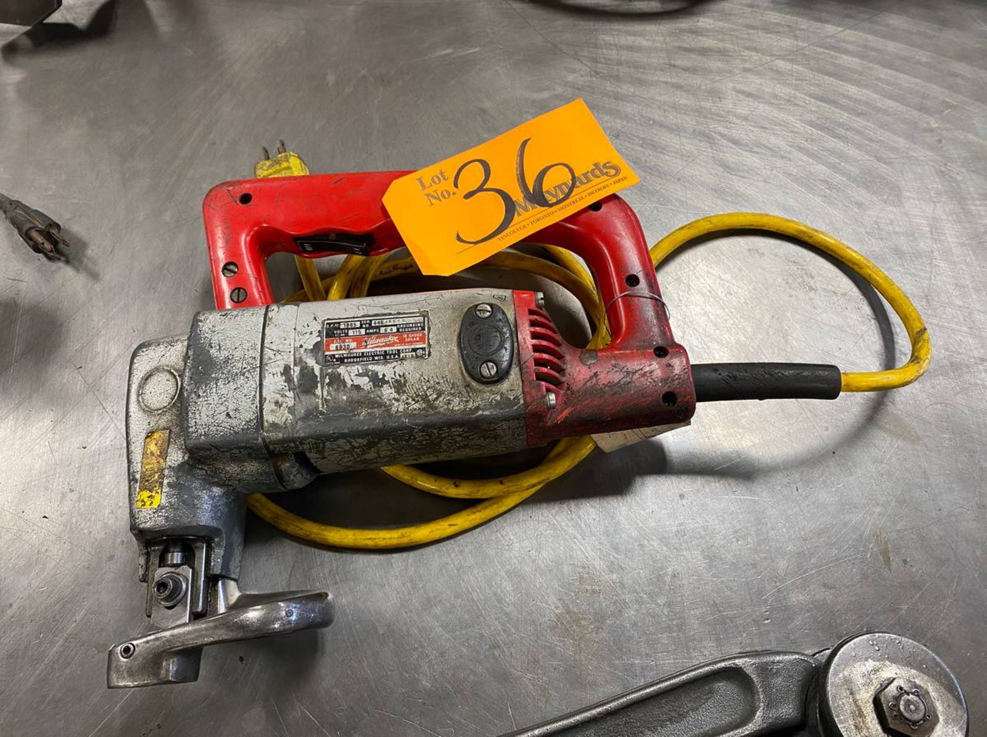 Milwaukee 6830 10 Gauge Electric Shear 115V,