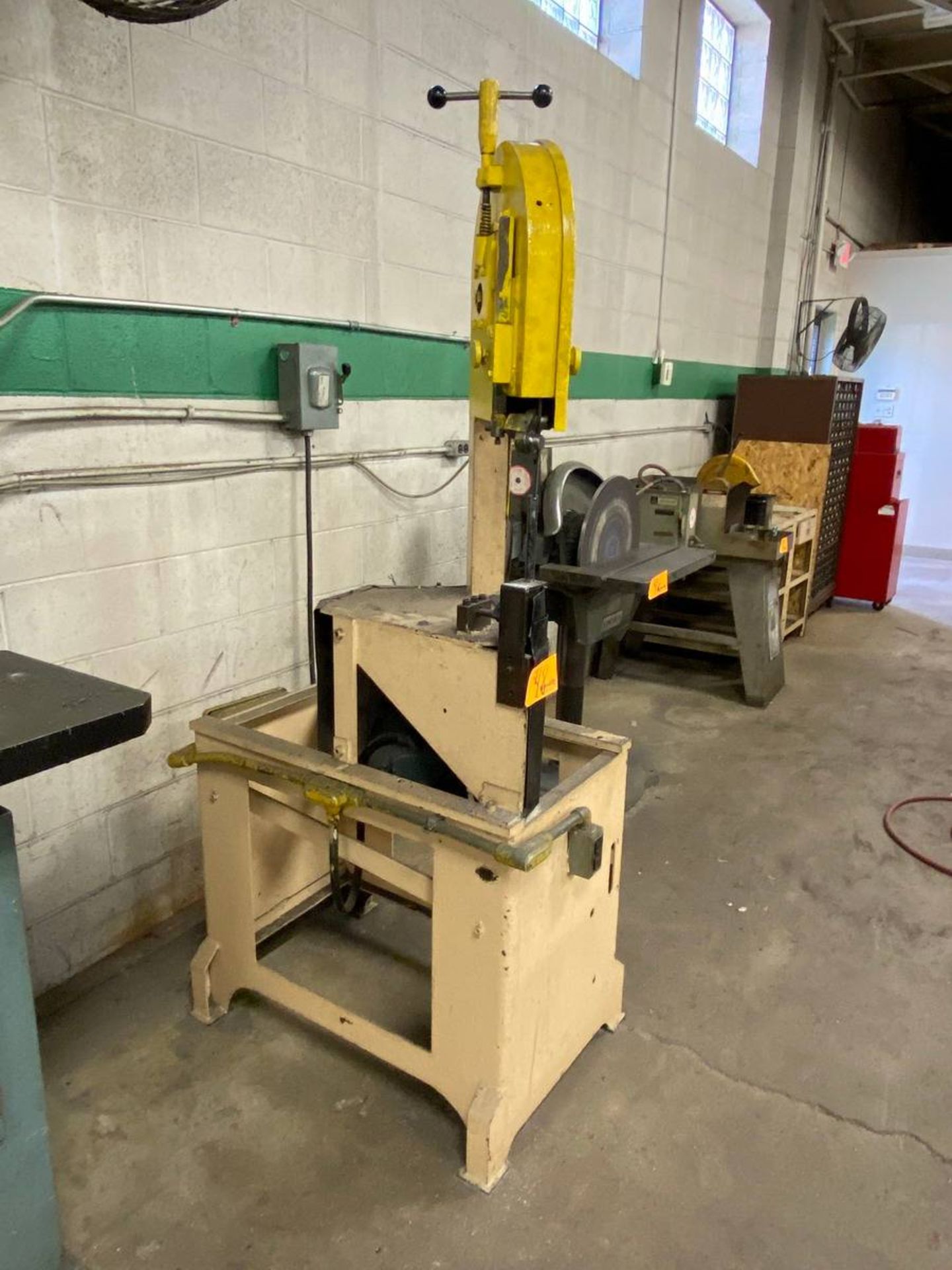 Roll-In 8' x 11''- 9' x 2'' Vertical Band Saw - Image 2 of 7