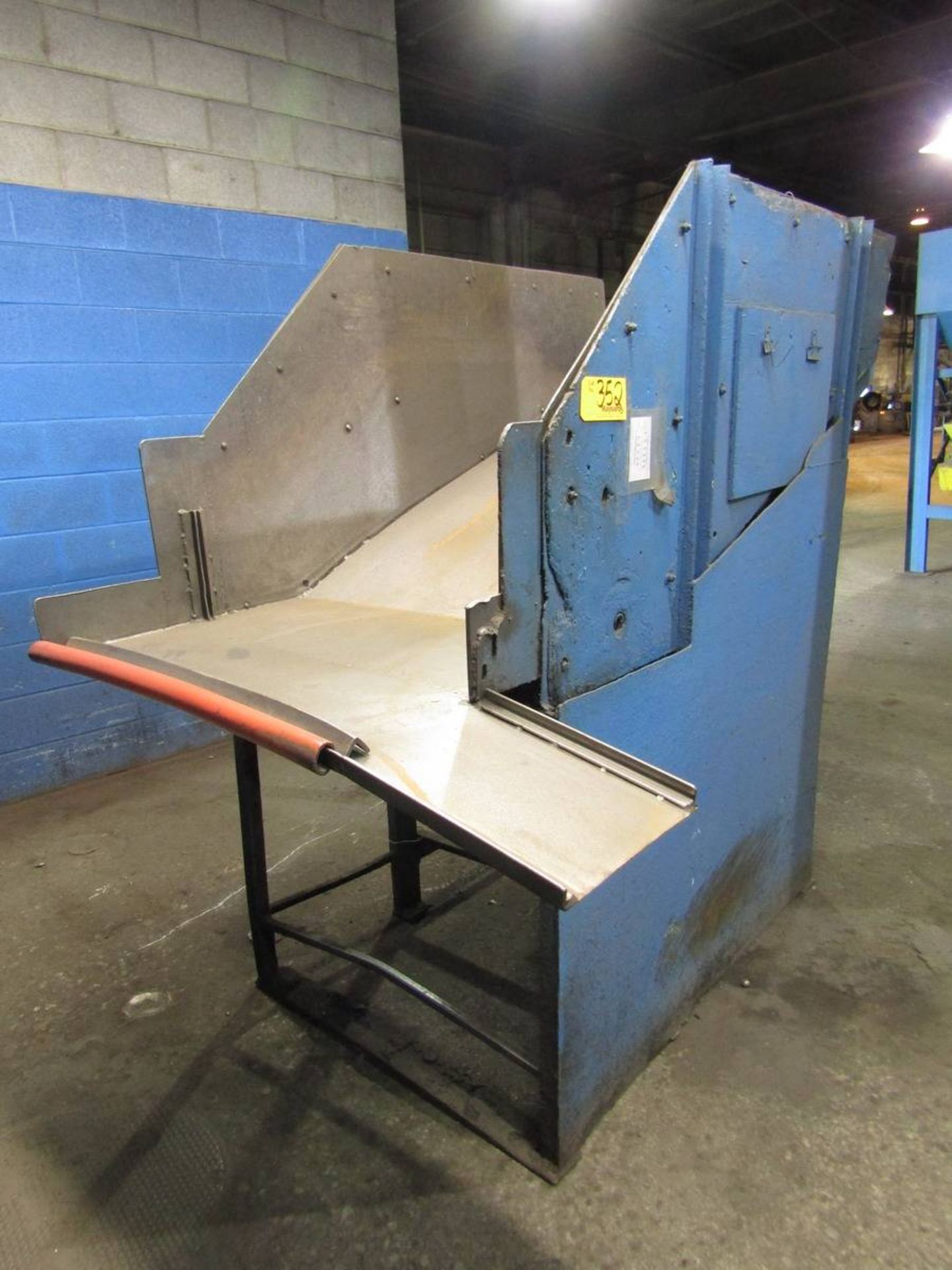 Steel Gravity Feed Sorting Station