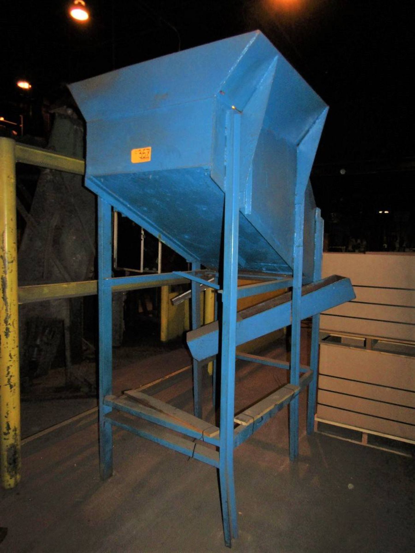 8' Gravity Feed Loading Station