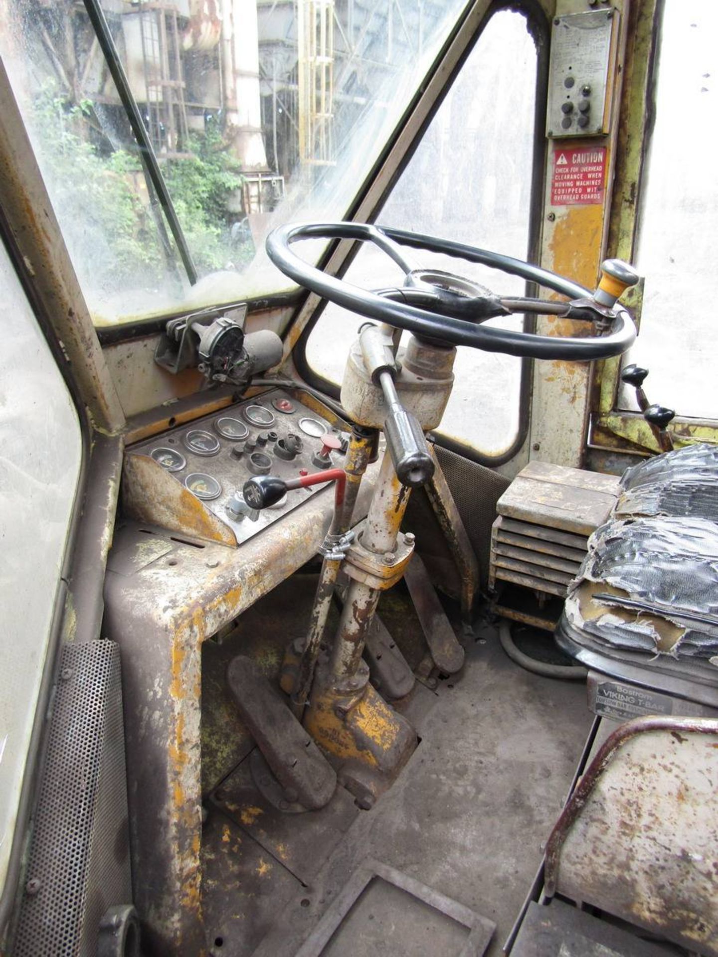 1974 Caterpillar 950 Front End Loader - Image 9 of 11