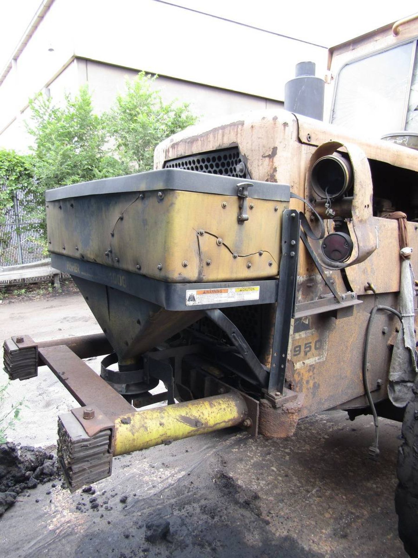 1974 Caterpillar 950 Front End Loader - Image 3 of 11