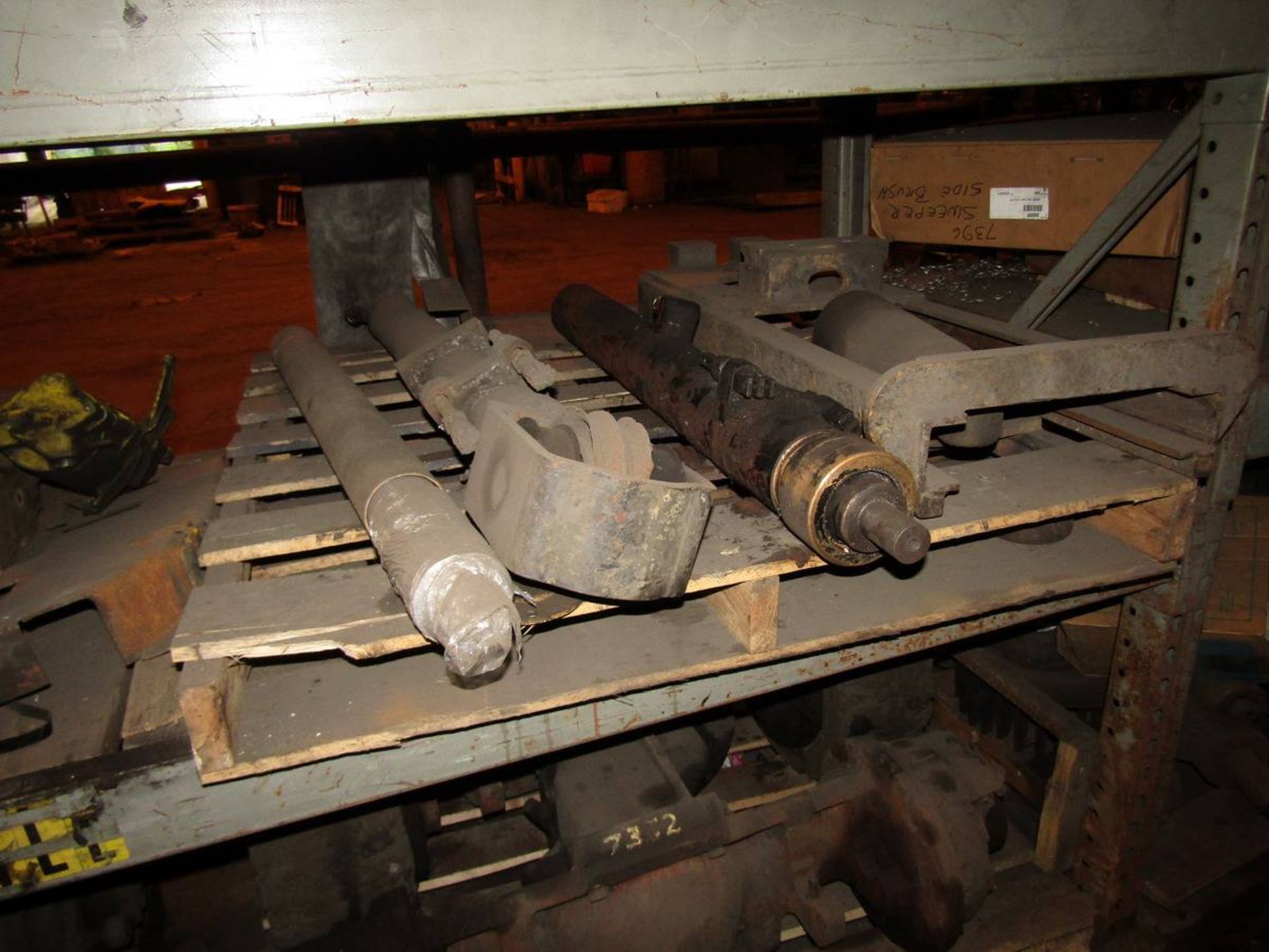 Remaining Contents of Pallet Racking - Image 31 of 40