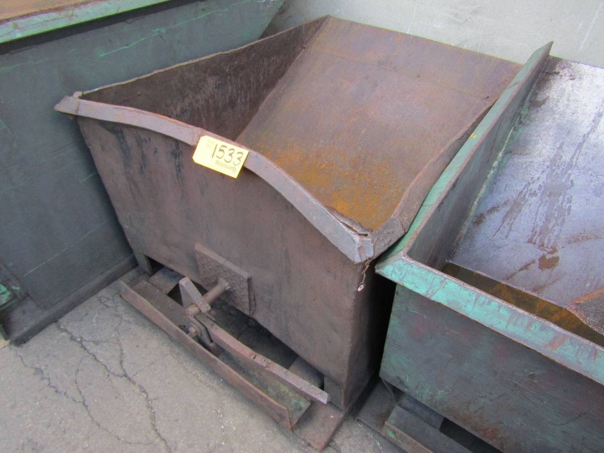 Self-Dumping Hopper