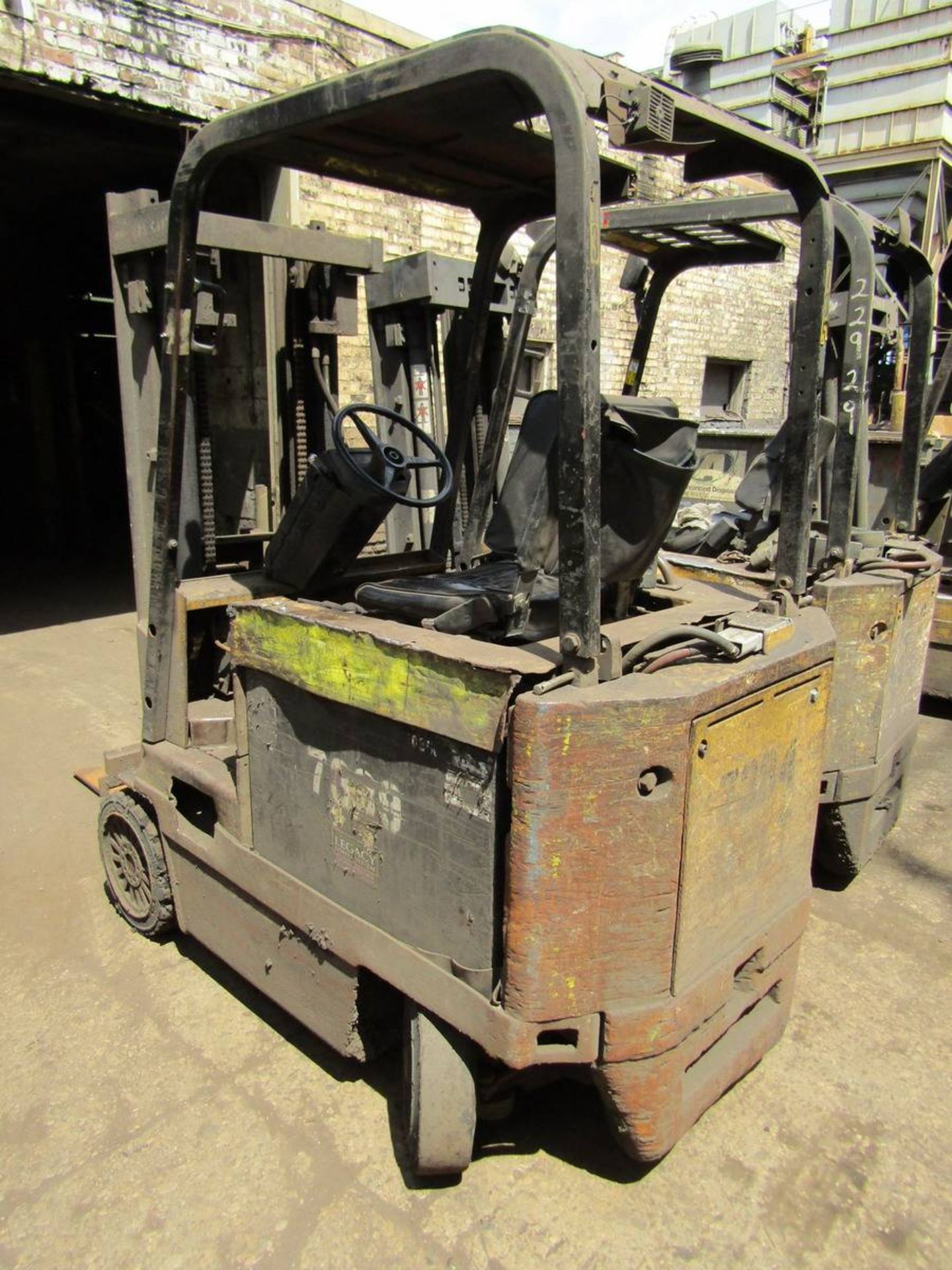 Caterpillar M50D 36V Electric Forklift - Image 2 of 6