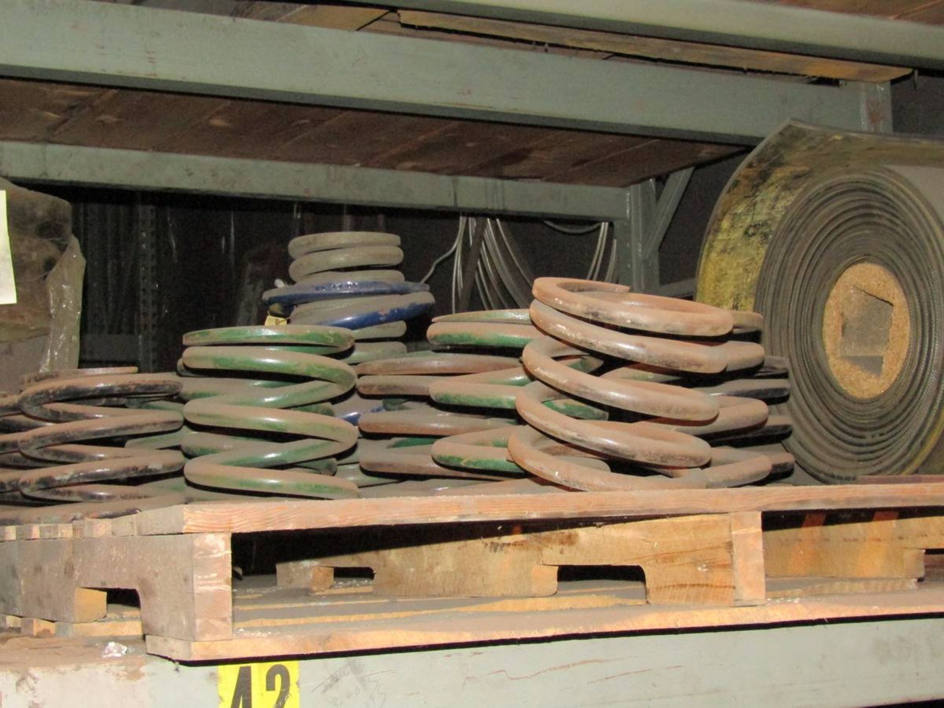 Lot of Assorted Shaker Conveyor Springs - Image 3 of 3