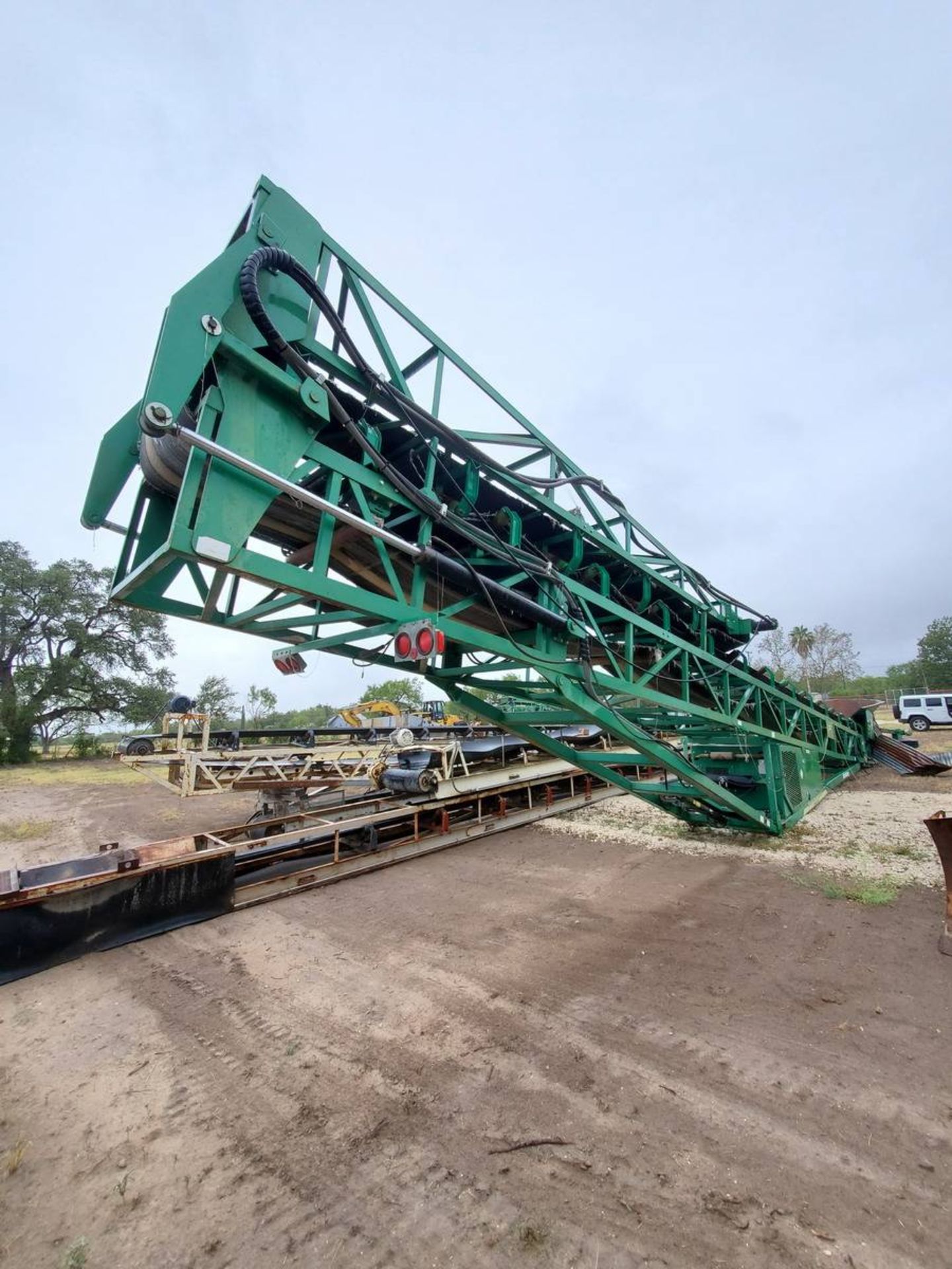 2012 McCloskey 3680DK Wheel Mounted Stacking Conveyor - Image 4 of 9