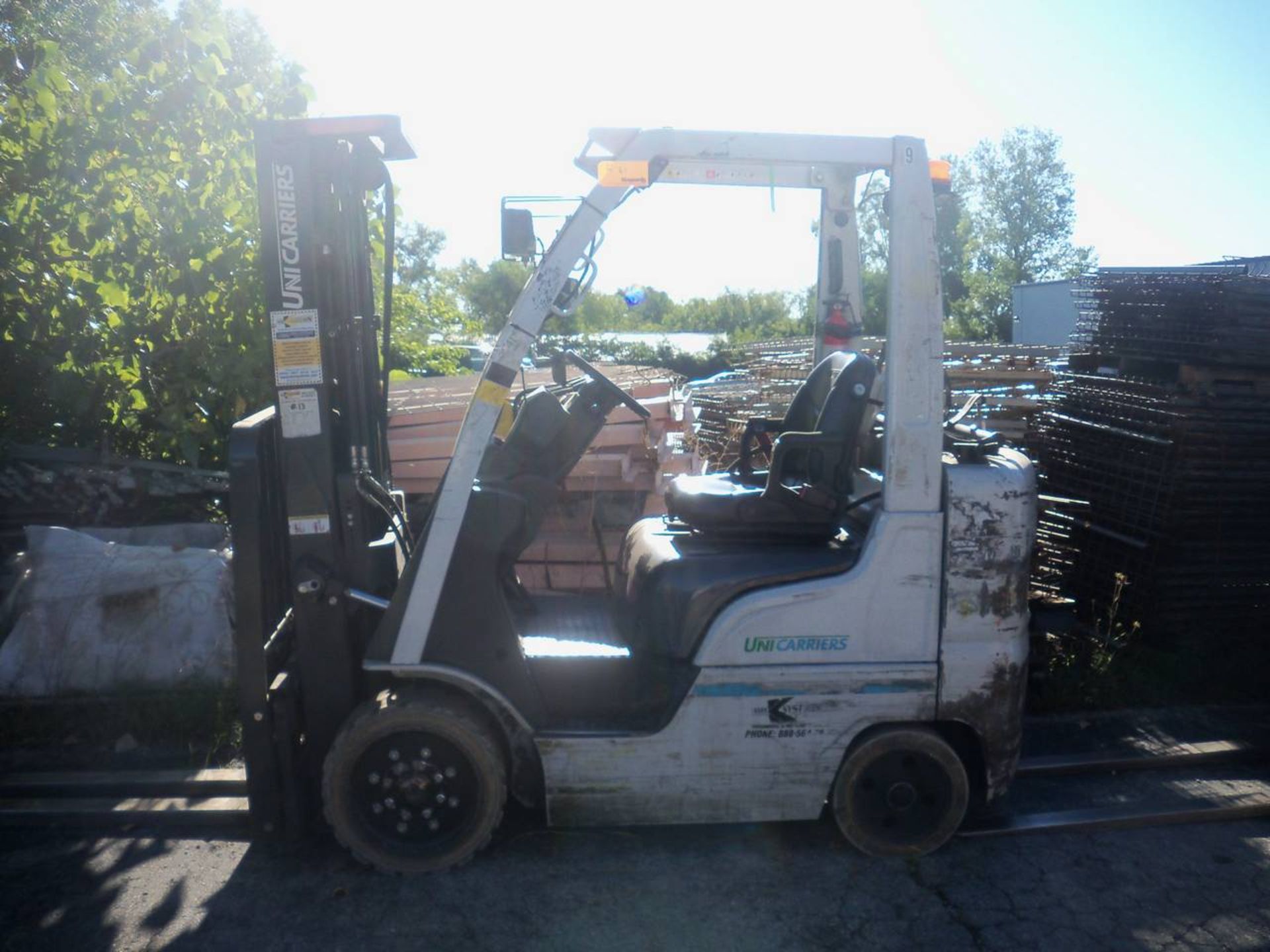 2015 Unicarriers MCP1F2A25LV Propane Fork Lift - Image 2 of 4