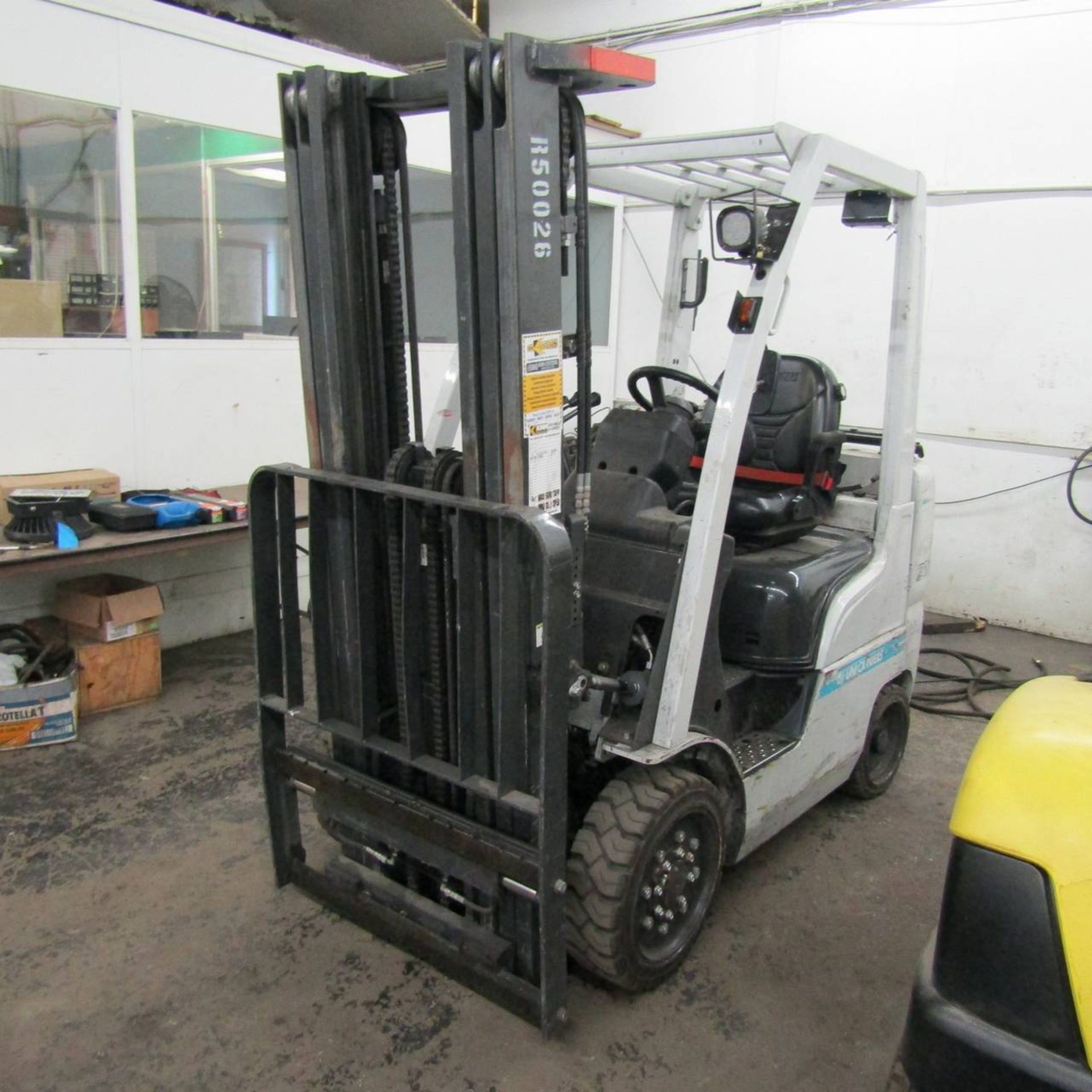 2014 Unicarriers FCG25L-A1 Propane Fork Lift - Image 2 of 7