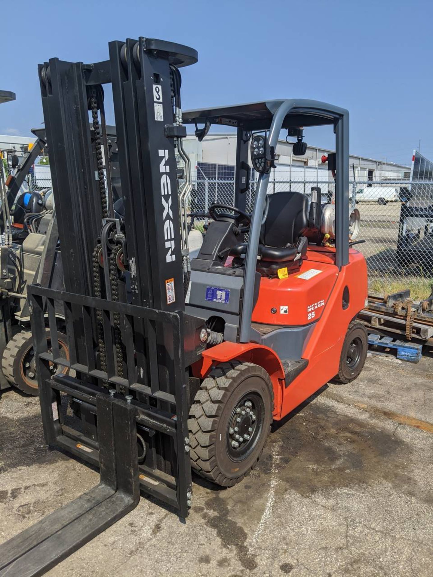 2019 Nexen FGL25 Propane Fork Lift - Image 3 of 4