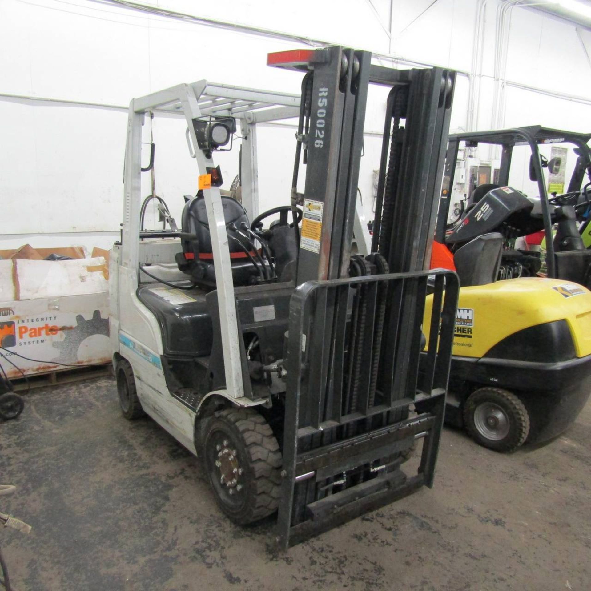 2014 Unicarriers FCG25L-A1 Propane Fork Lift