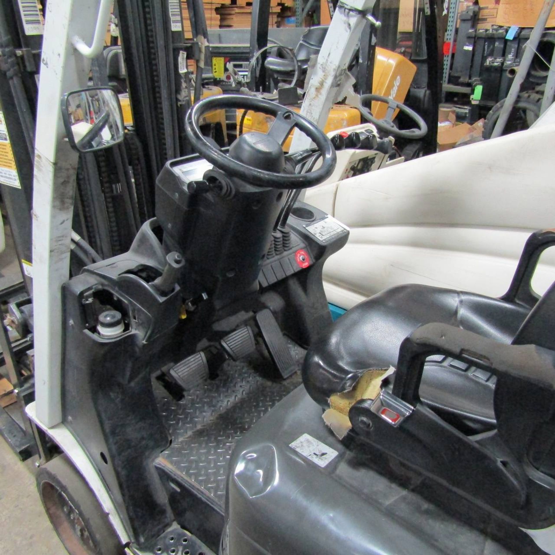 2014 Unicarriers MCP1F1A20LV Propane Fork Lift - Image 3 of 8