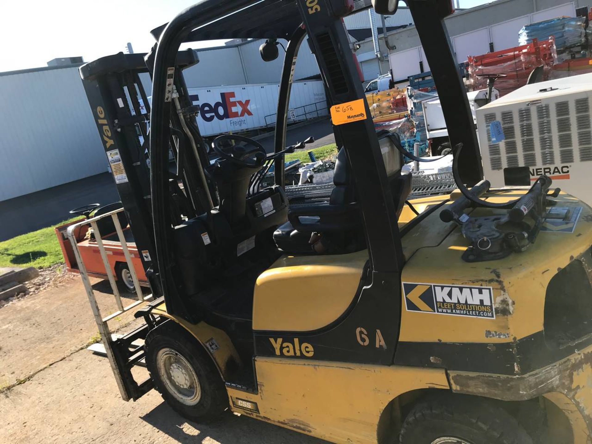 2012 Yale GLP050VXNVRE086 Propane Fork Lift