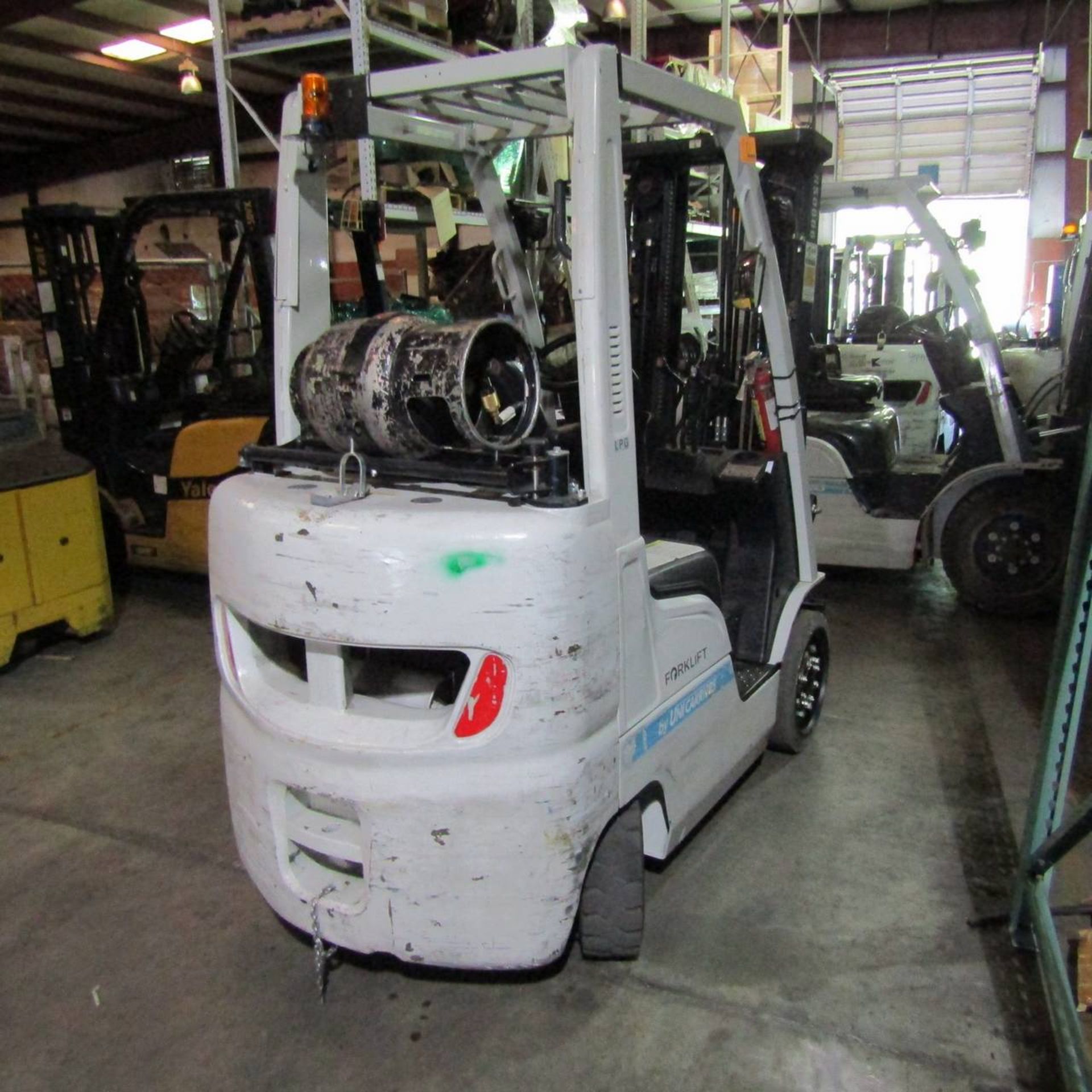 2015 Unicarriers MCP1F2A25LV Propane Fork Lift - Image 4 of 6