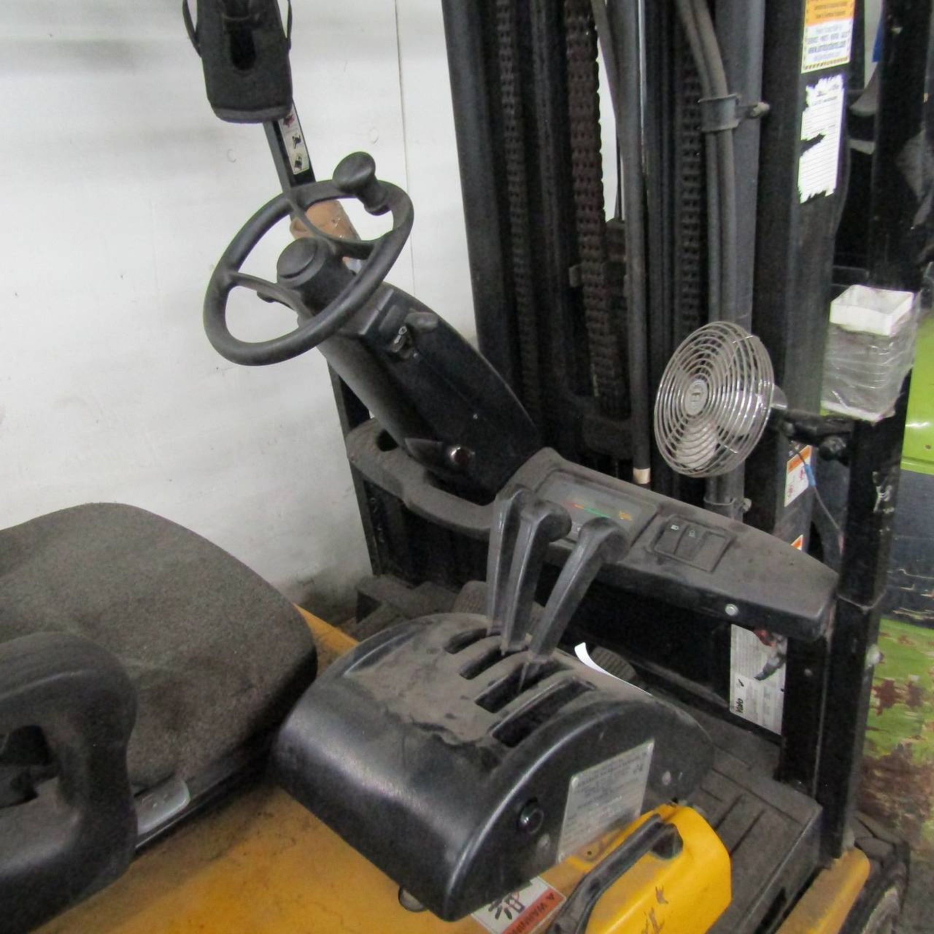 2008 Yale ERP040THN36TE082 Electric Fork Lift - Image 5 of 6