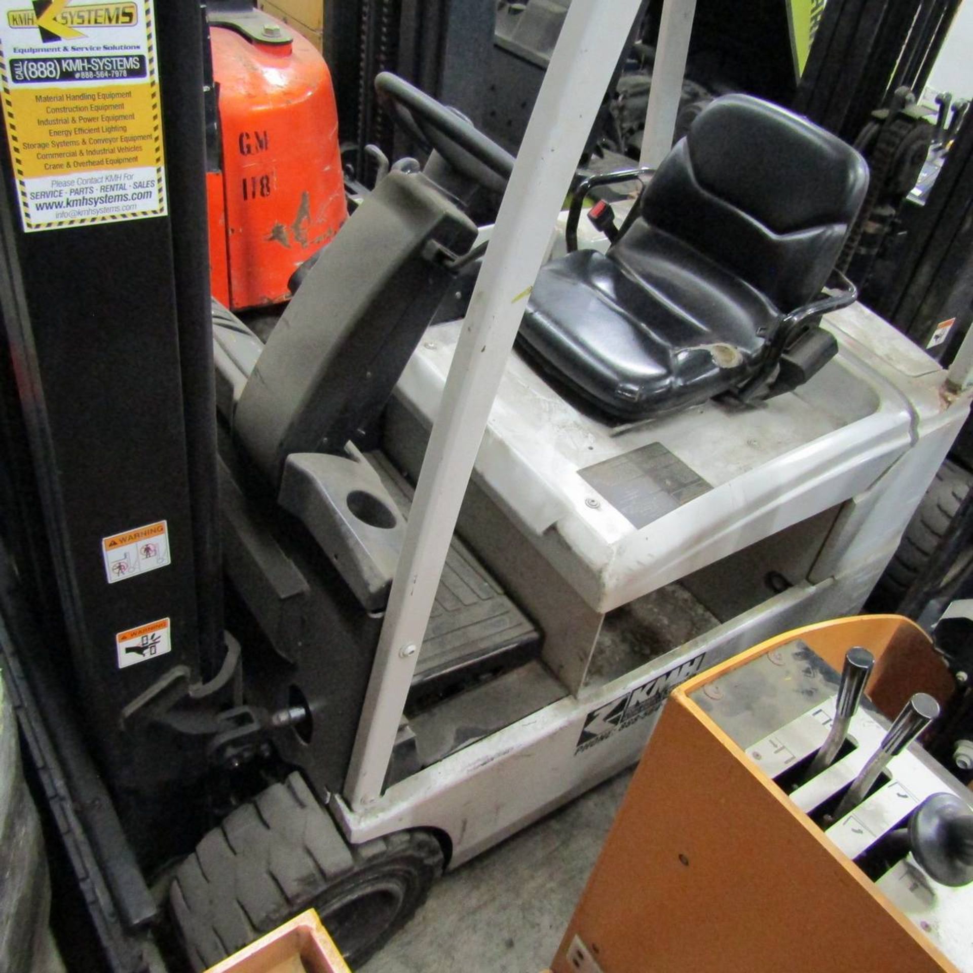 2009 Yale ERP040THN36TE082 Electric Fork Lift - Image 7 of 10