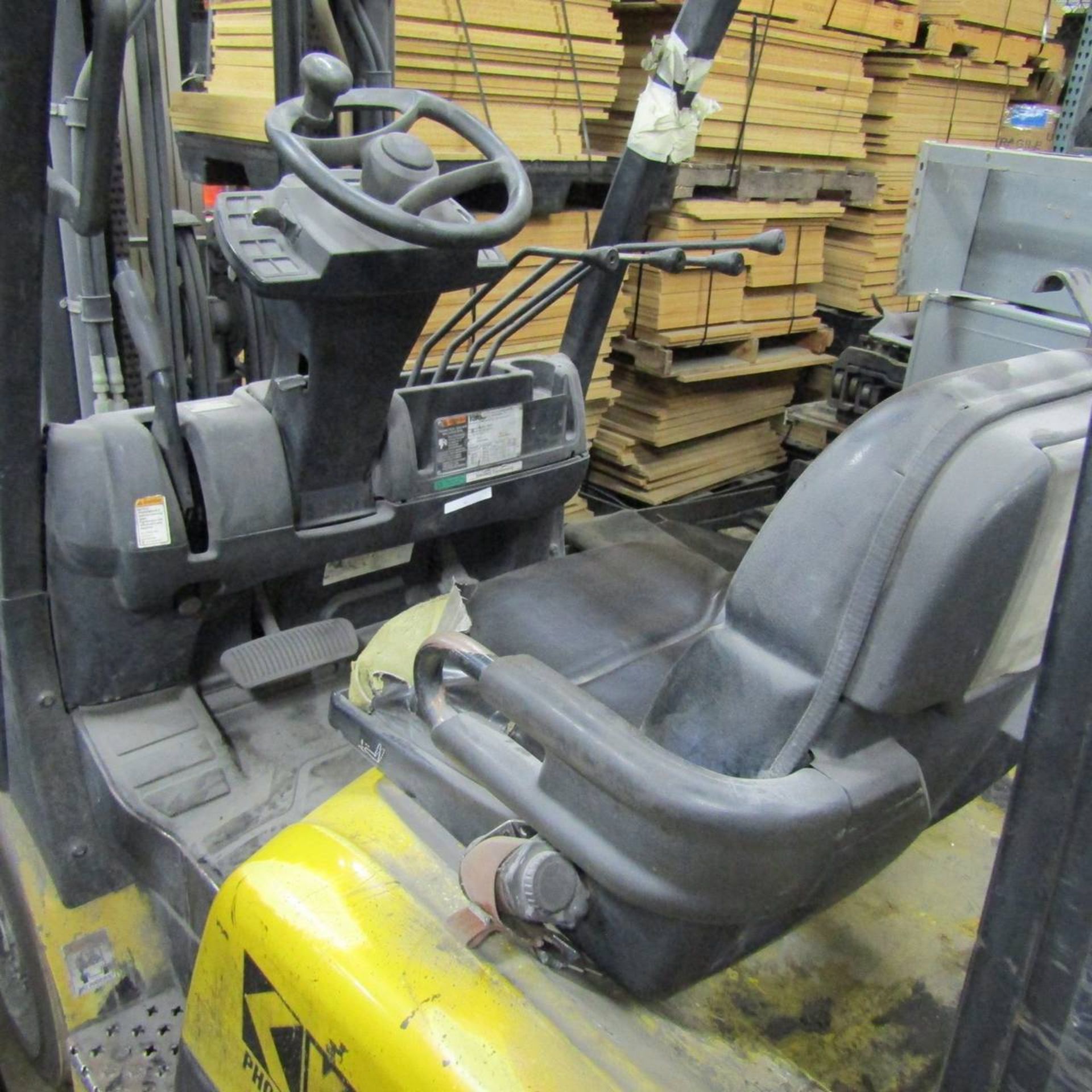 2012 Yale GLC050VXNVRE085 Propane Fork Lift - Image 2 of 5