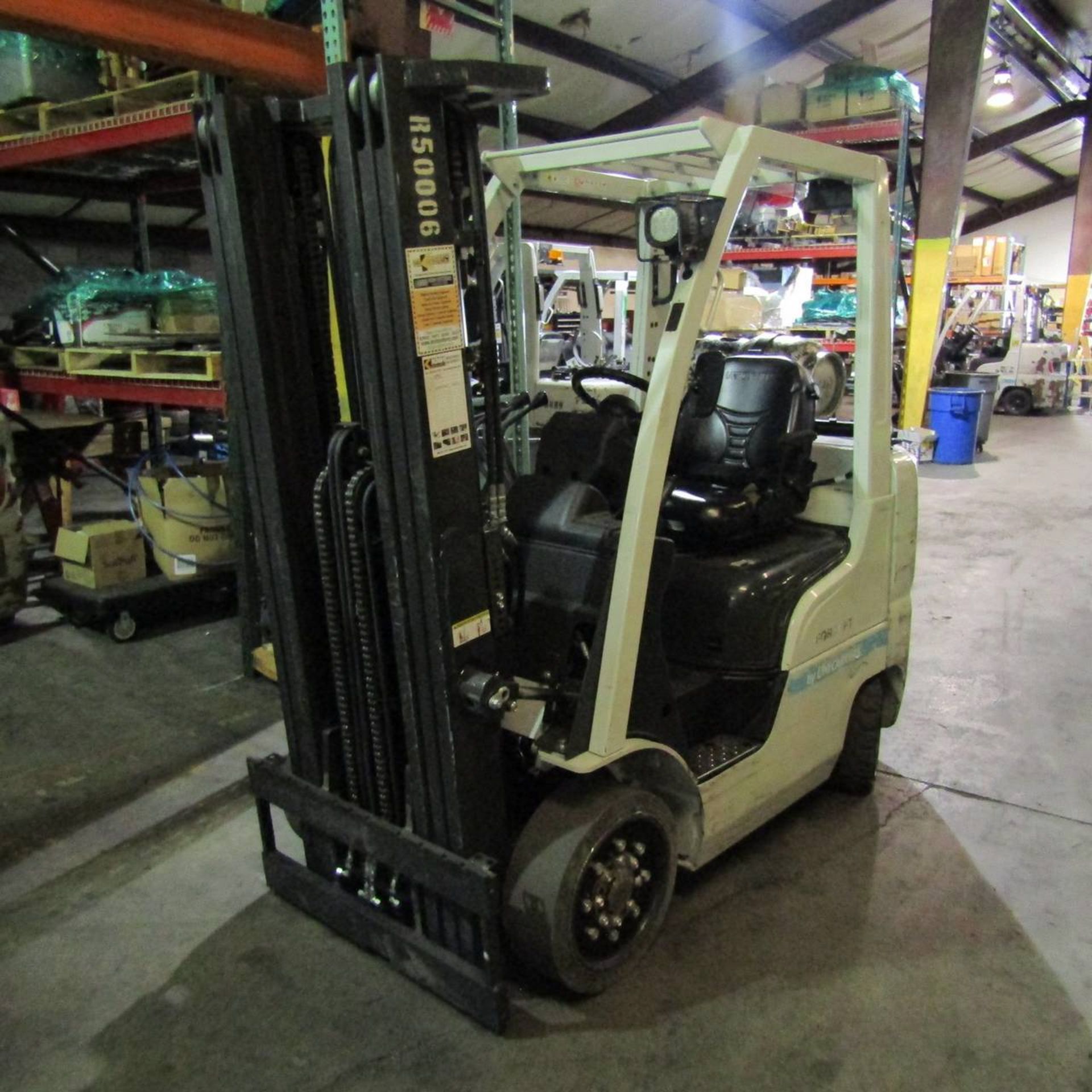 2015 Unicarriers MCP1F2A25LV Propane Fork Lift - Image 2 of 6