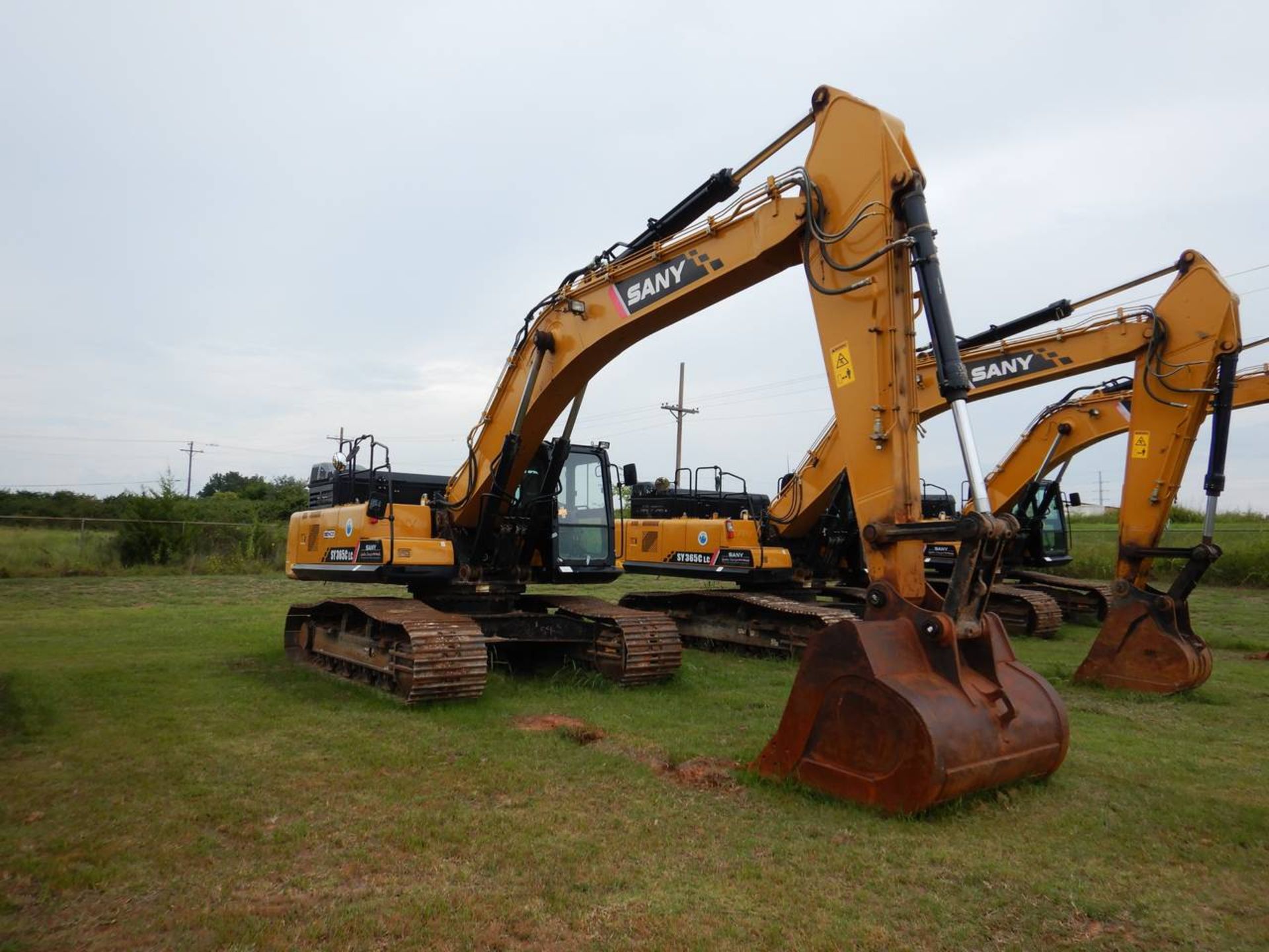 2017 SANY SY365C Excavator - Image 4 of 17