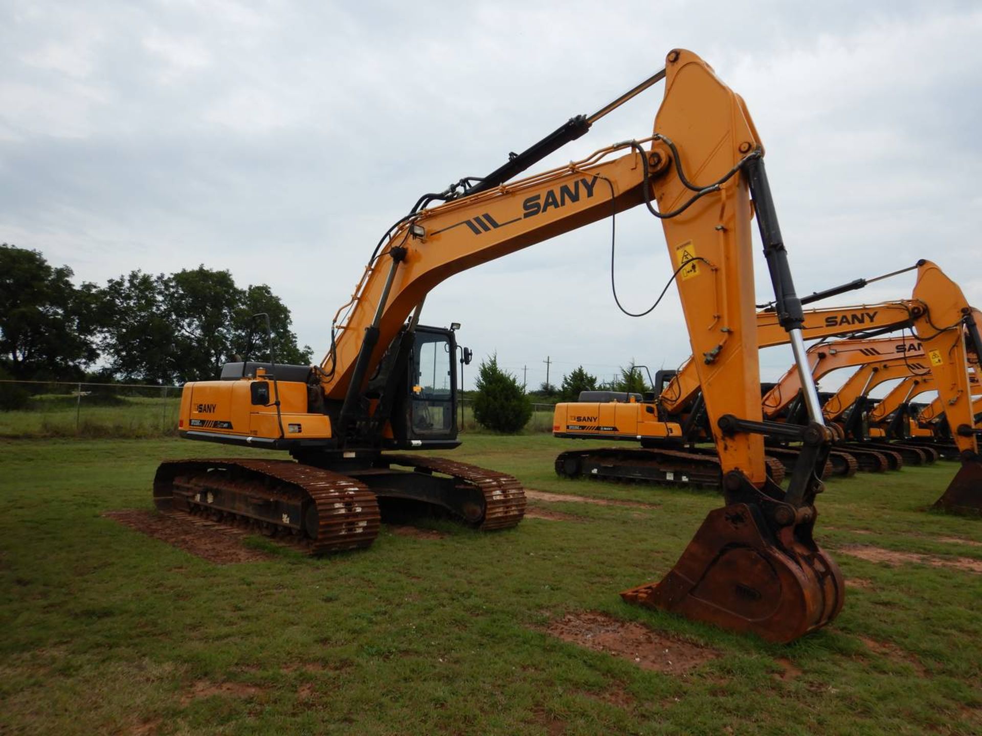 2016 SANY SY235C Excavator - Image 4 of 17