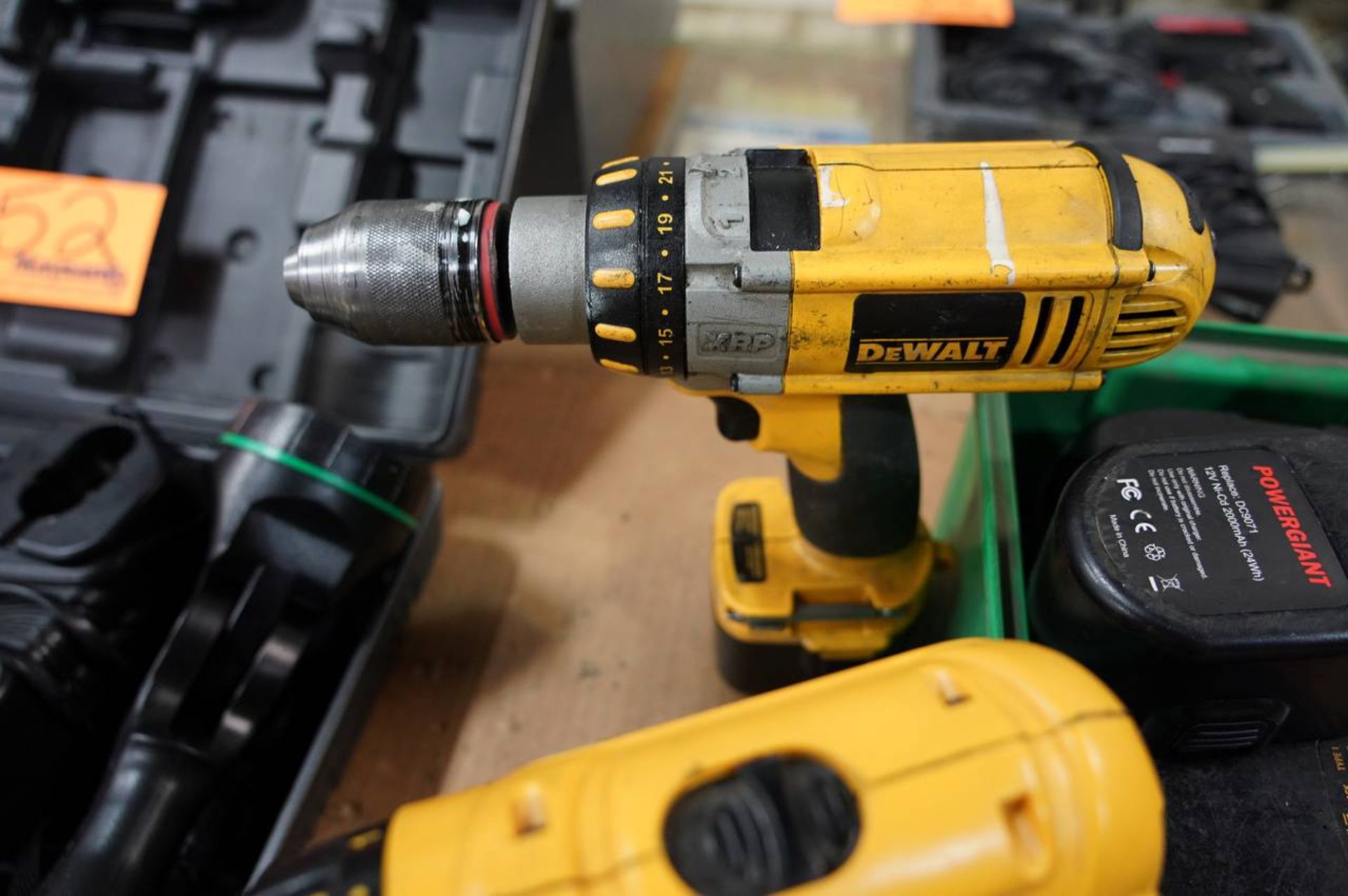 Dewalt/Makita (3) Cordless Drills - Image 3 of 5