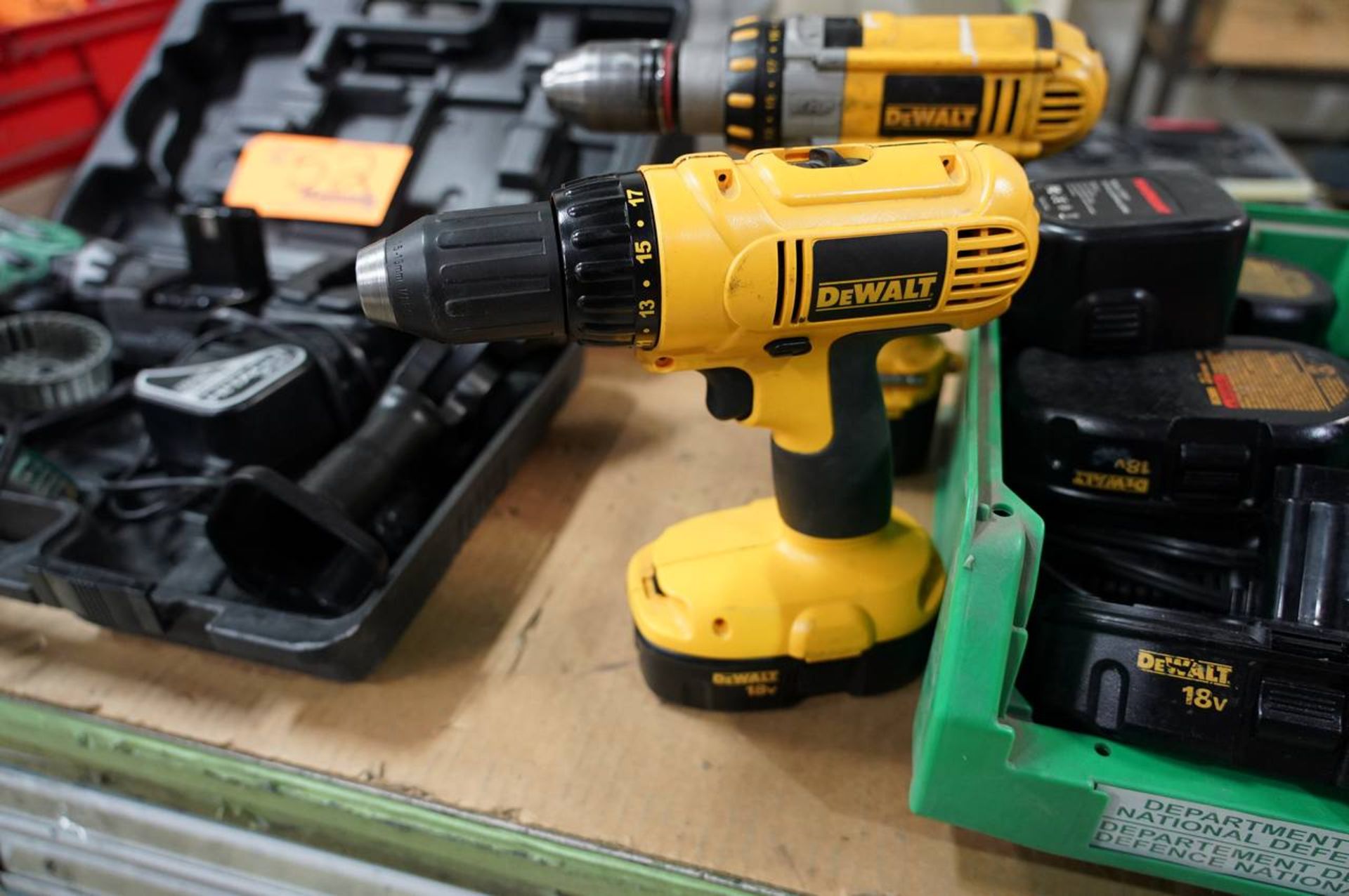 Dewalt/Makita (3) Cordless Drills - Image 2 of 5