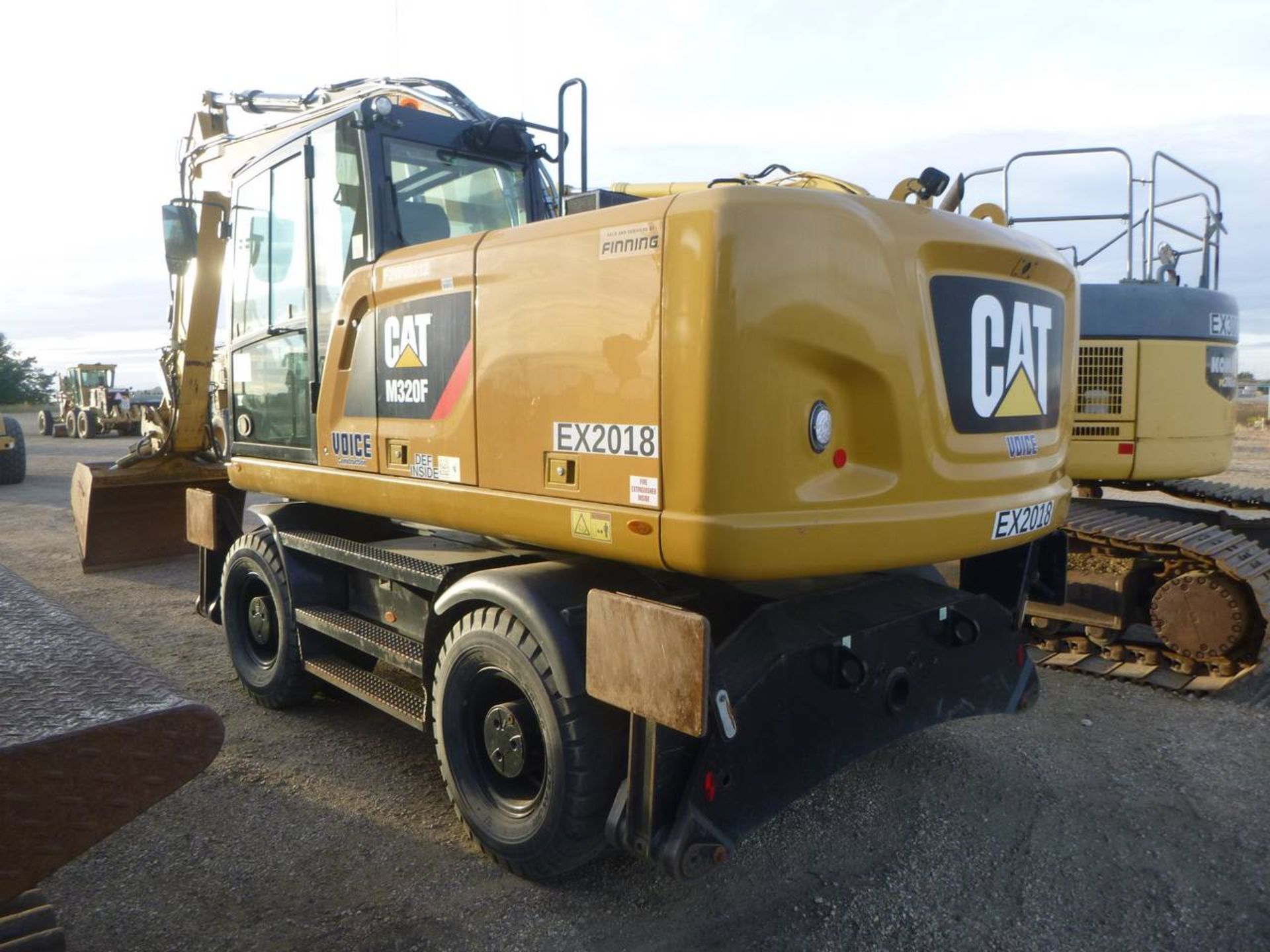 2015 Caterpillar M320F Wheel Excavator - Image 9 of 18