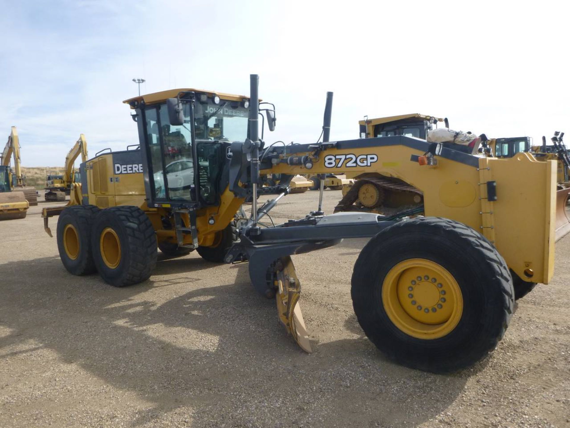 2010 John Deere 872GP Grader - Image 2 of 11