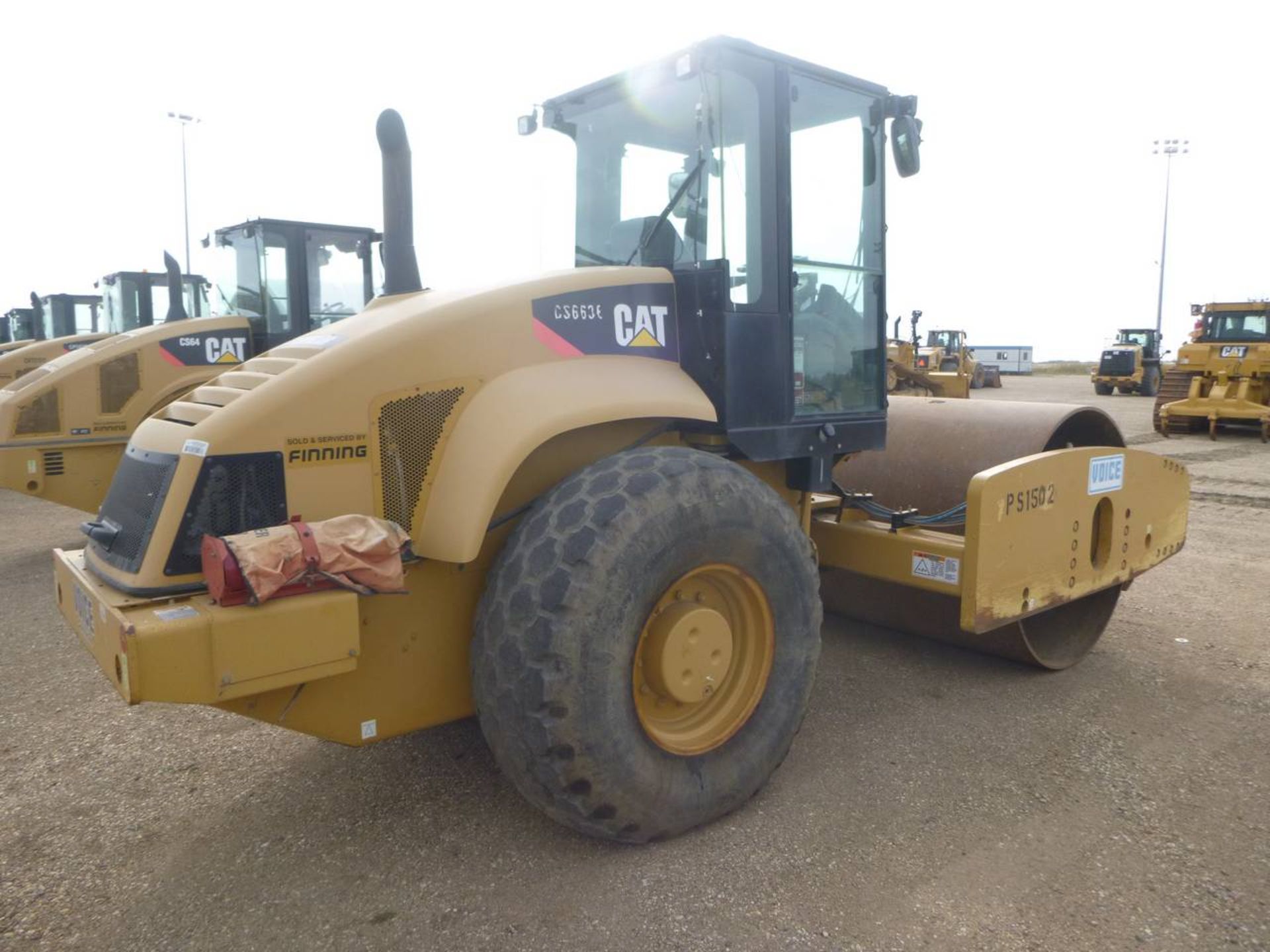 2007 Caterpillar CS-663E Compactor - Image 3 of 8