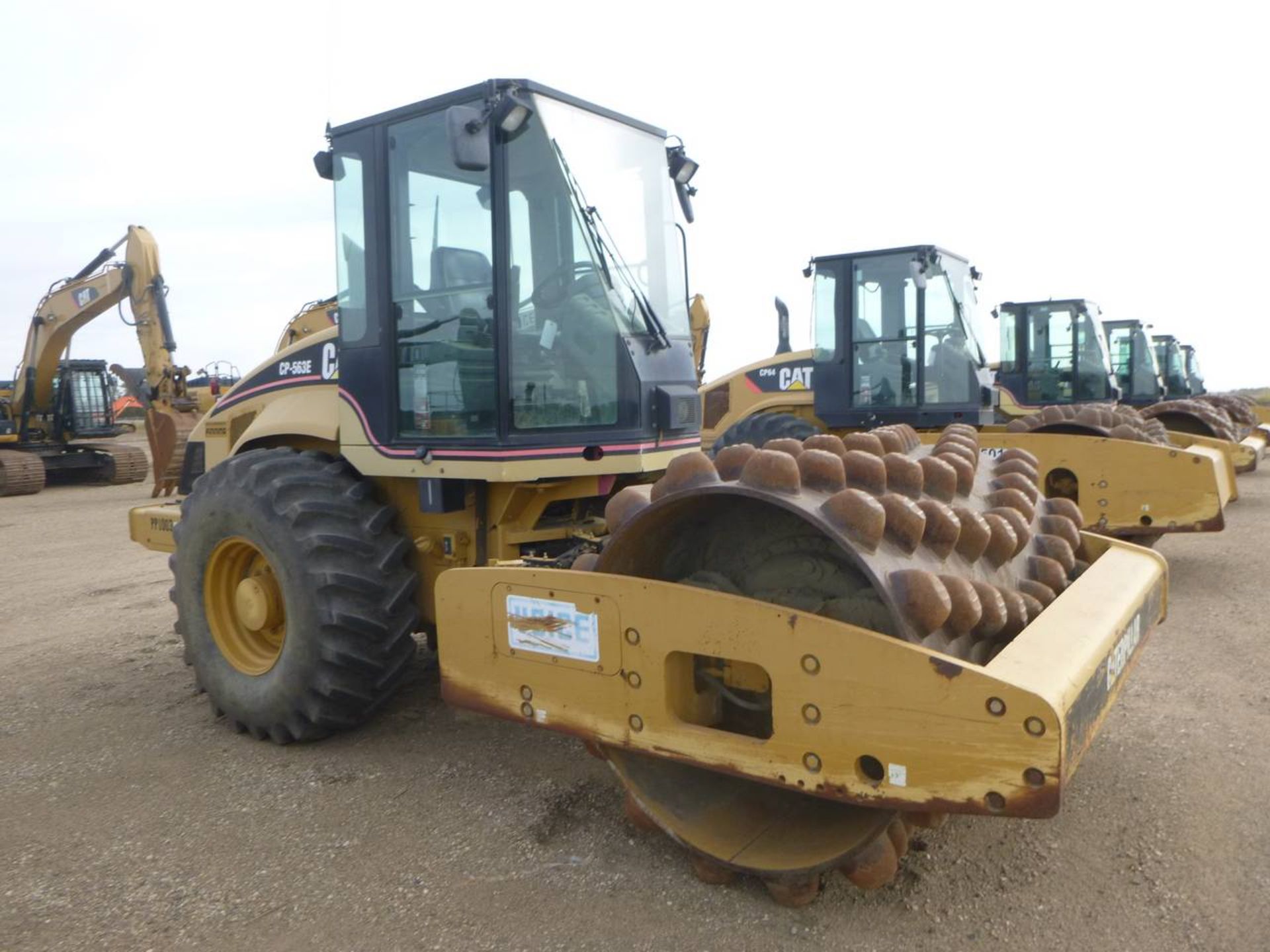 2006 Caterpillar CP-563E Compactor - Image 2 of 9