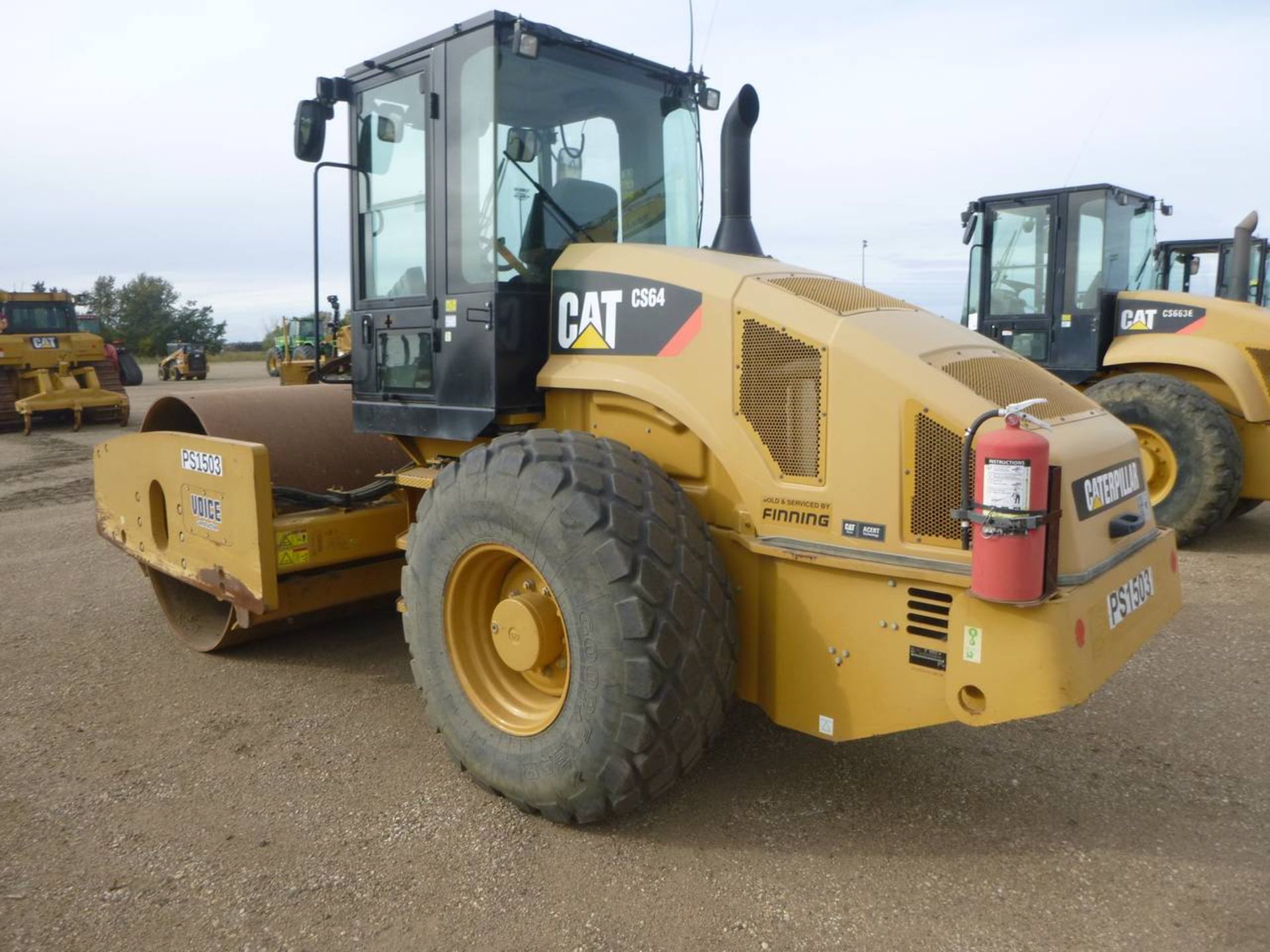 2011 Caterpillar CS64 Compactor - Image 4 of 9