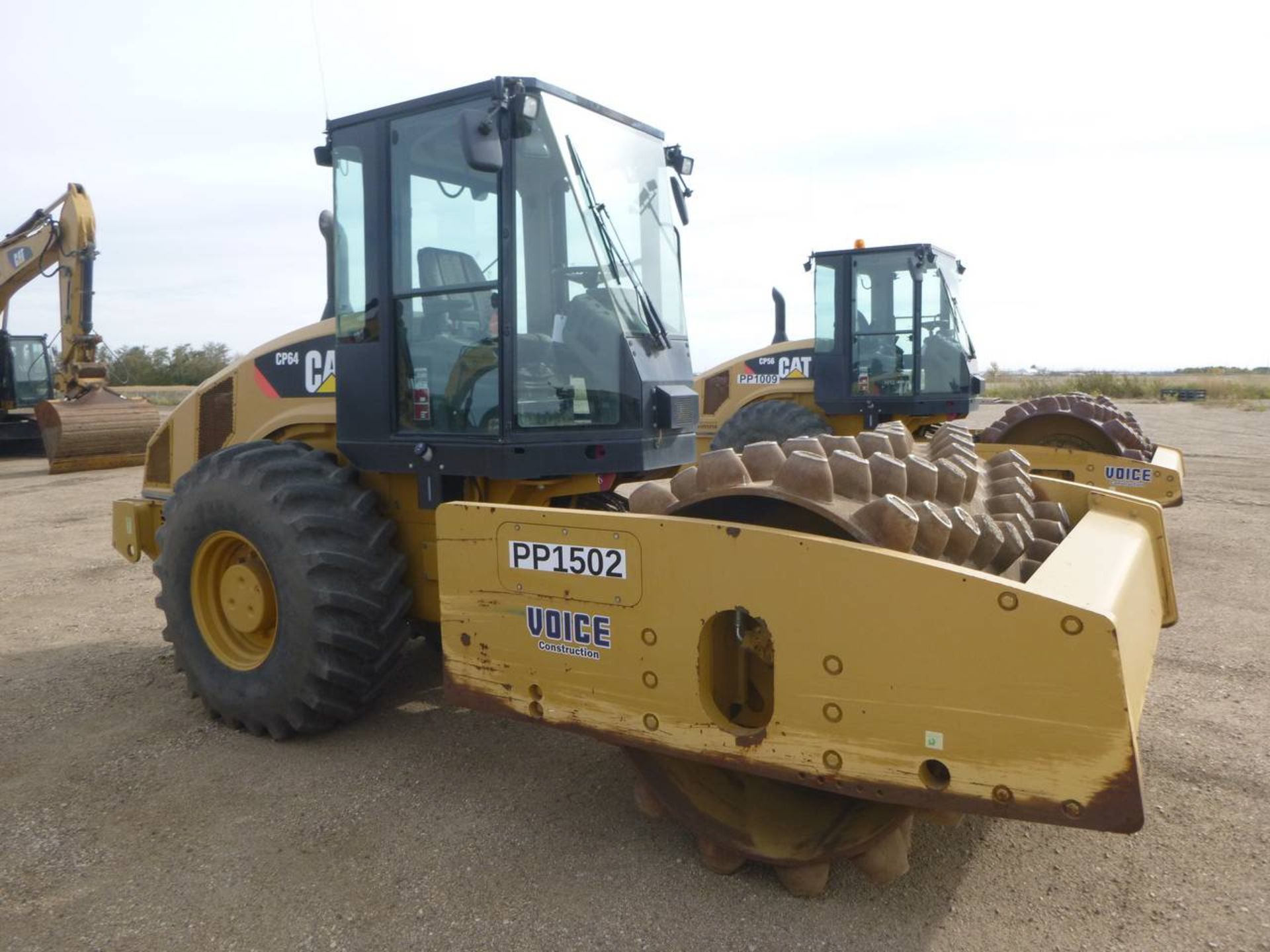 2009 Caterpillar CP64 Compactor - Image 2 of 9