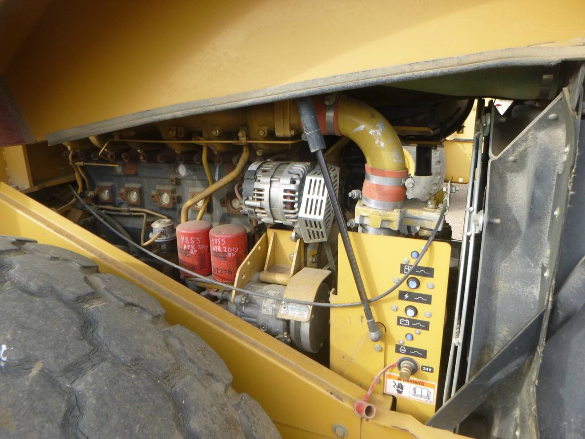 2007 Caterpillar CS-663E Compactor - Image 6 of 8