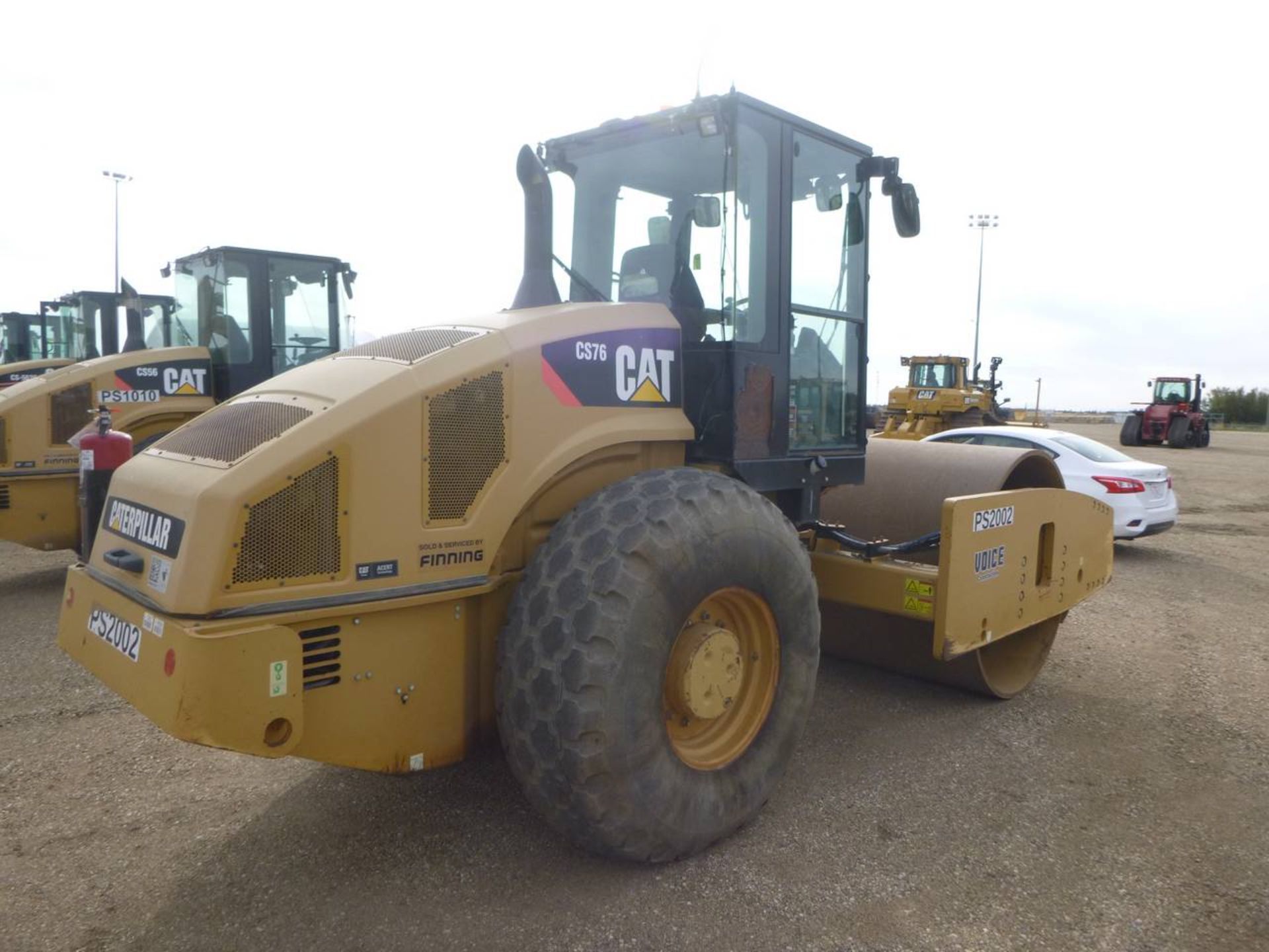 2011 Caterpillar CS76 Compactor - Image 3 of 9