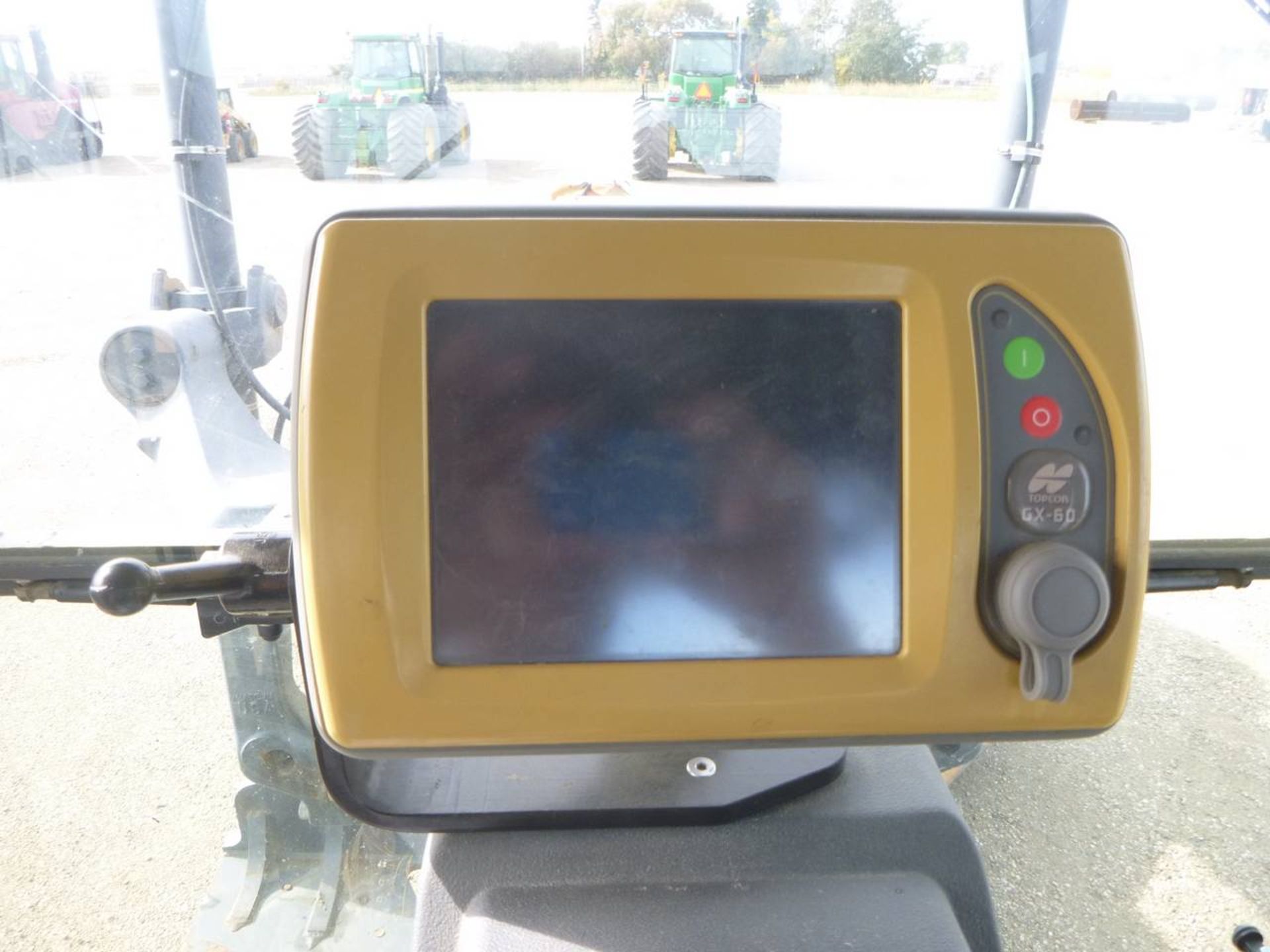 2010 John Deere 872GP Grader - Image 7 of 11