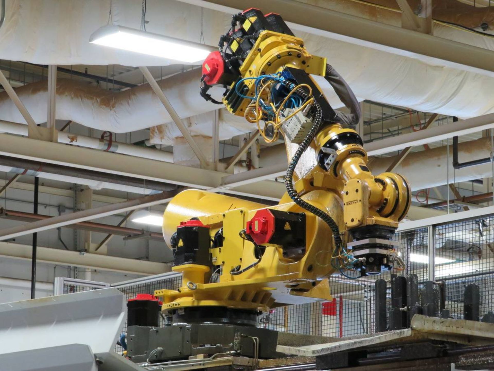 2011 Fanuc R-2000iB 200R Servo Robot