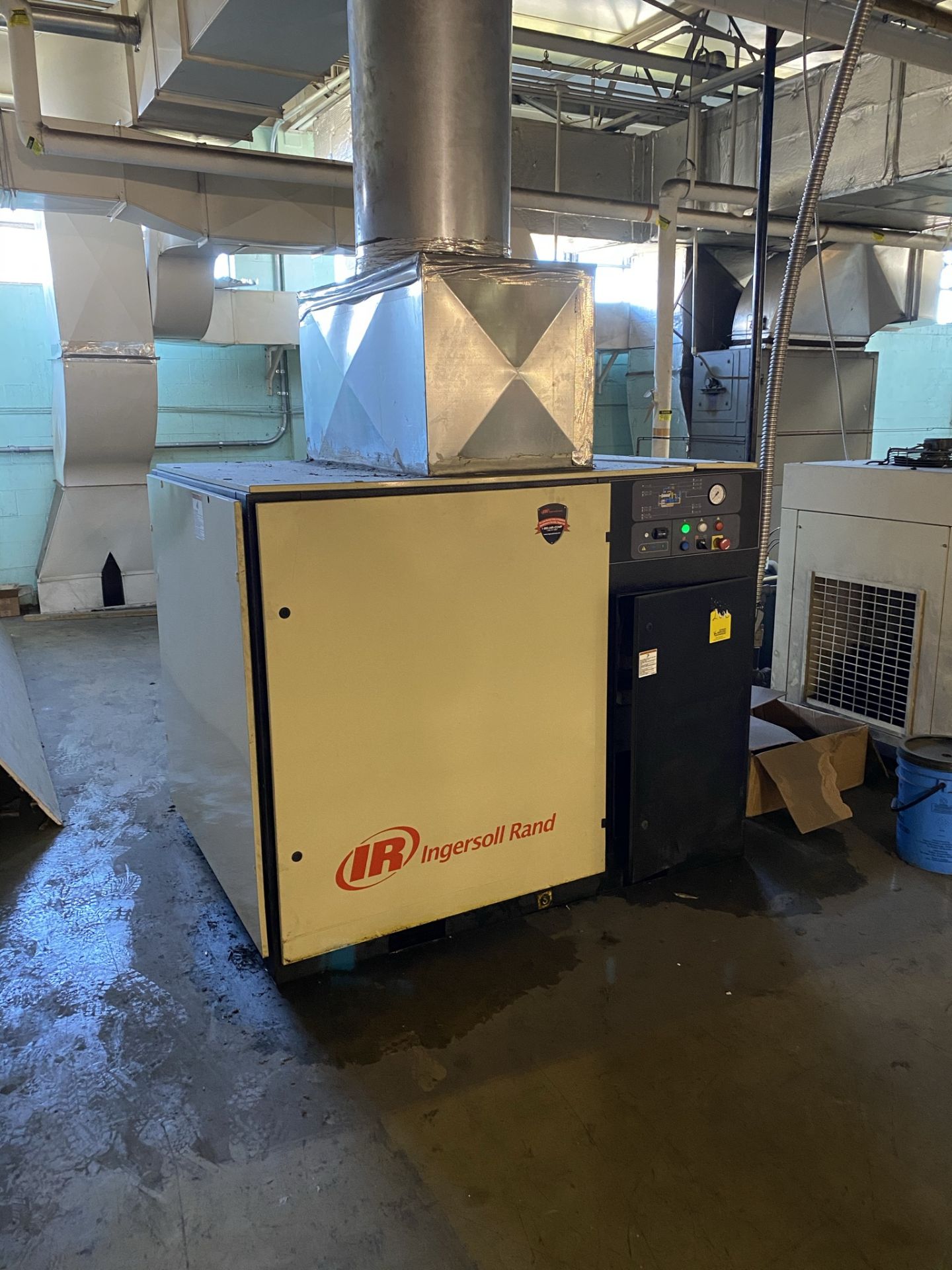 Ingersoll Rand Model UP6-50PE-125 SS 4 Air Compressor with IR Model TS2A Dryer and Silvan Industries - Image 2 of 9