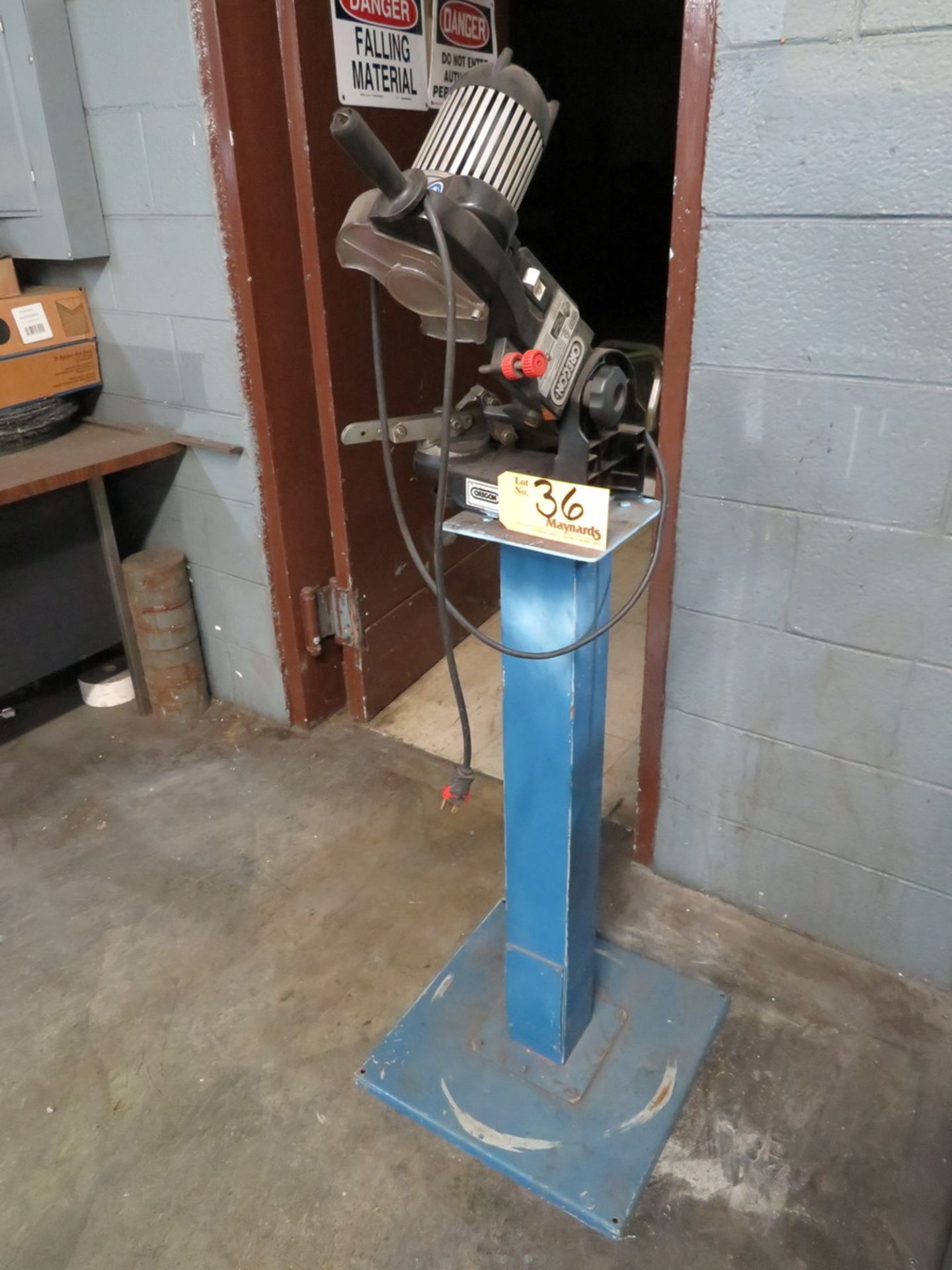 Oregon 511A Grinder / Chain Saw Sharpener with Stand [Loc: Church Hill]