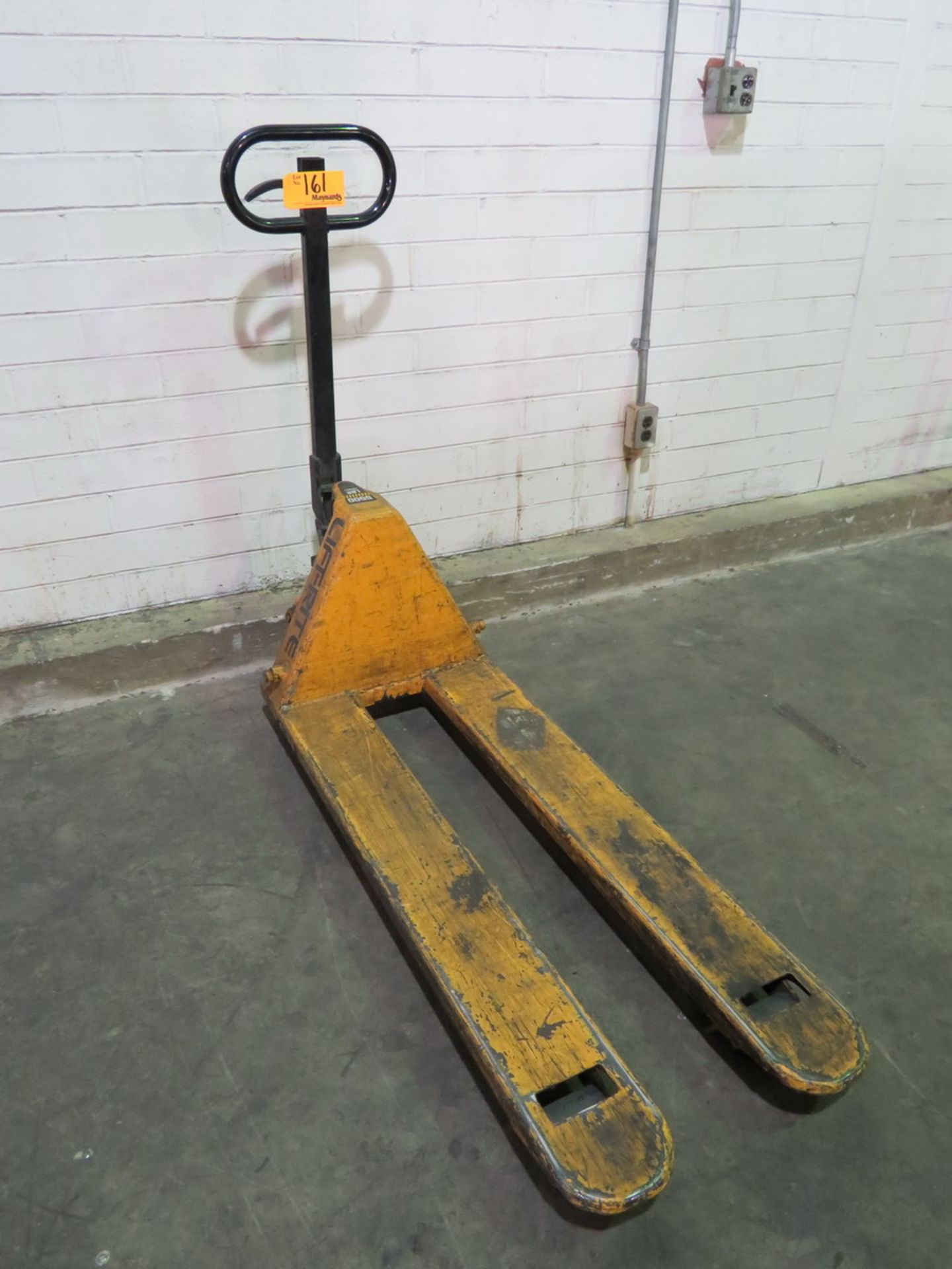 Pallet Jack [Loc: Church Hill]