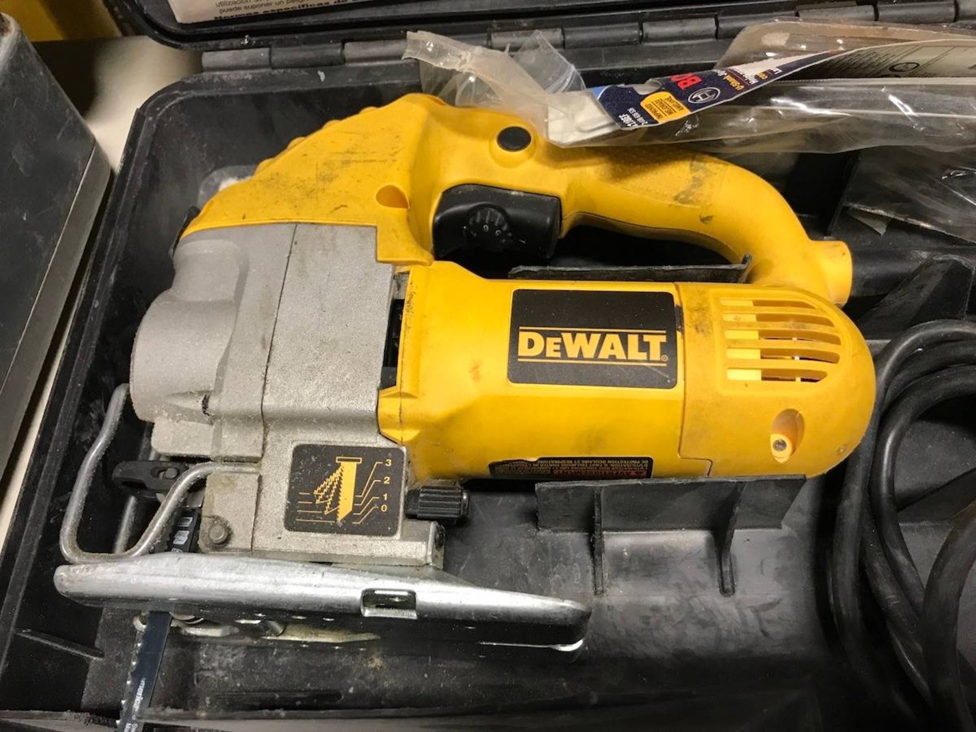 DeWalt DW317 VS Orbital Jig Saw - Image 2 of 3