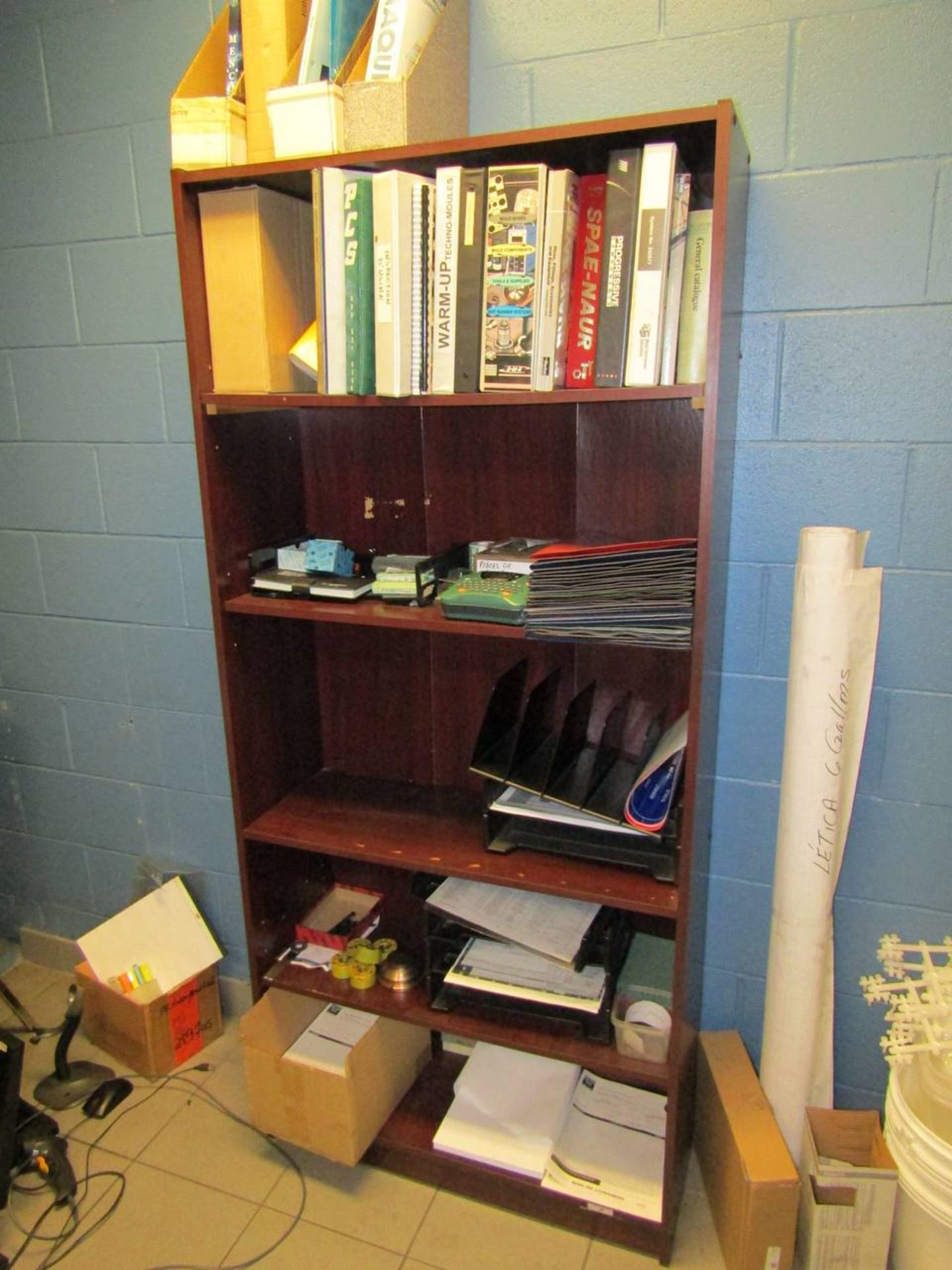 2 Desks 2 5 Shelf Units - Image 3 of 4